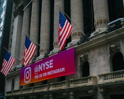  New York Stock Exchange (NYSE): The Wall Street Powerhouse