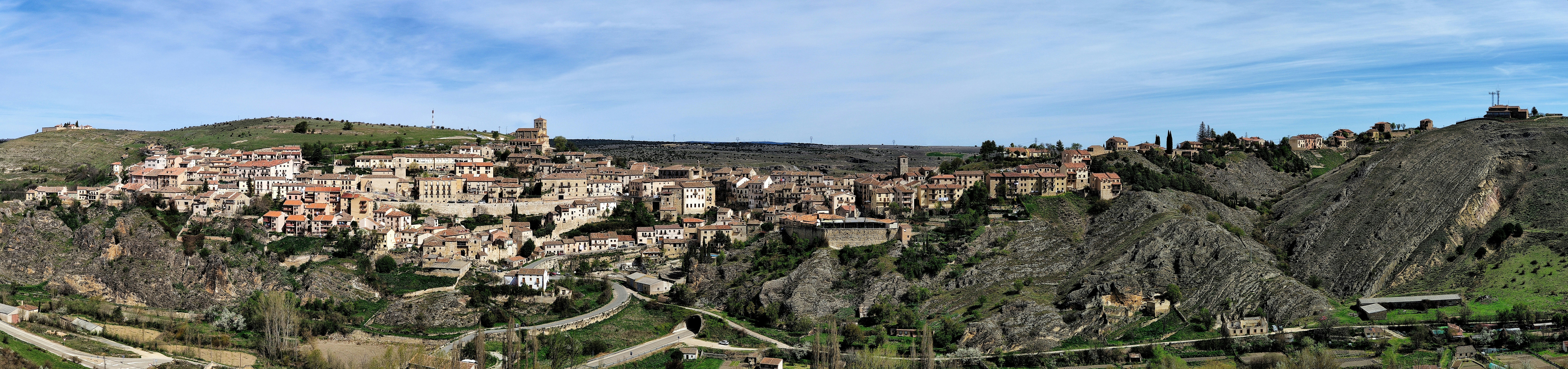 Una ciudad en una colina