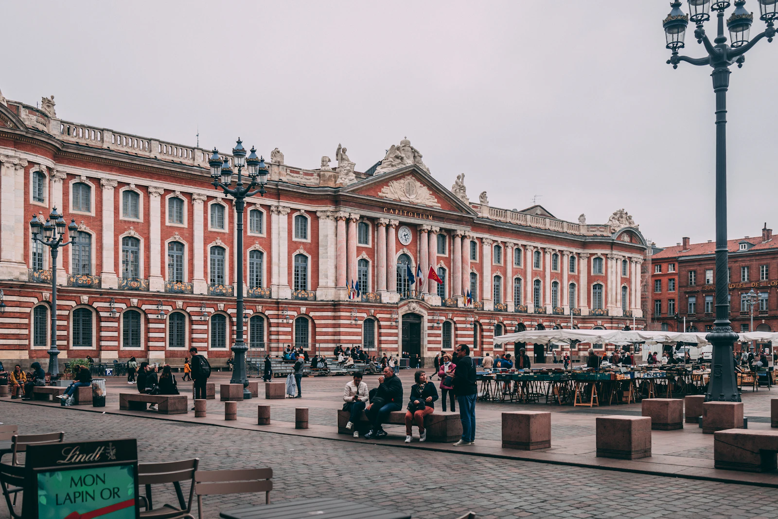 Toulouse, la ville rose — Place du Capitole