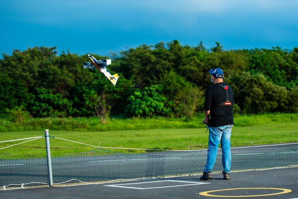 a person flying a kite