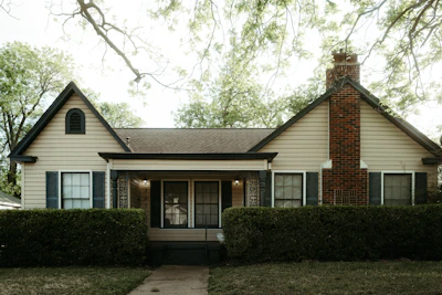 3-bed craftsman in West Mesa Mesa bought for cash by Fast Home Cash