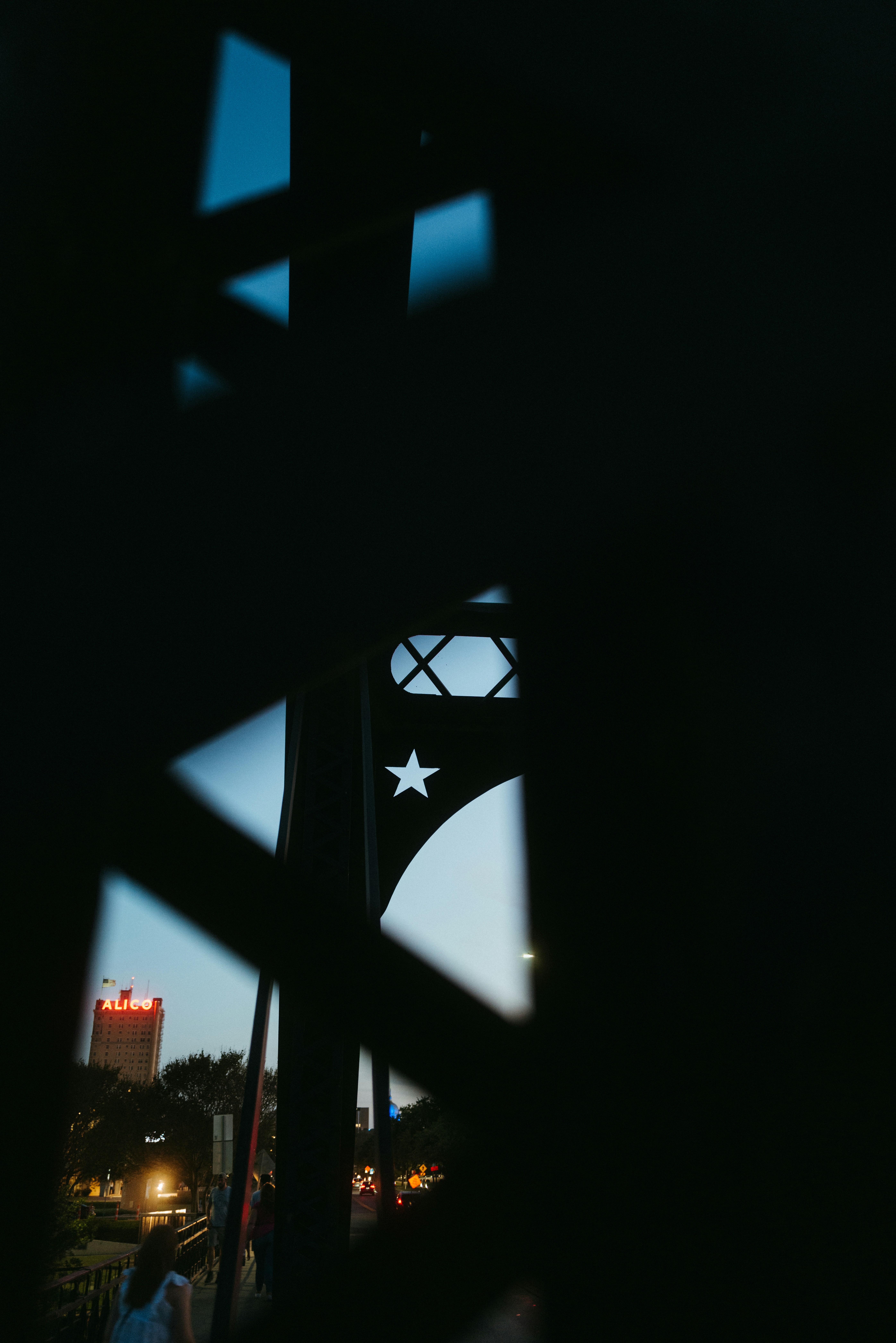 A sign with a star on it photo – Free Waco Image on Unsplash
