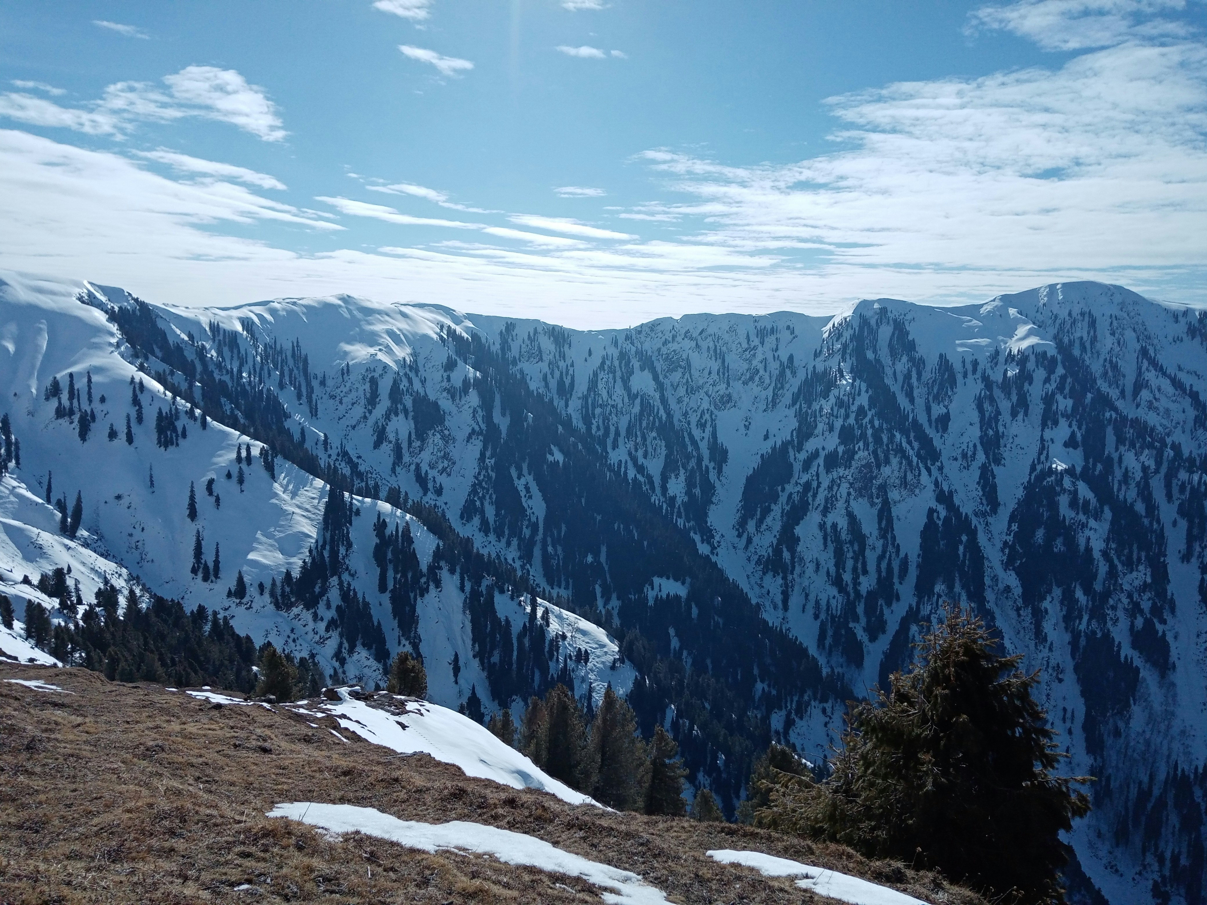 Photo by hamza_kanshian_