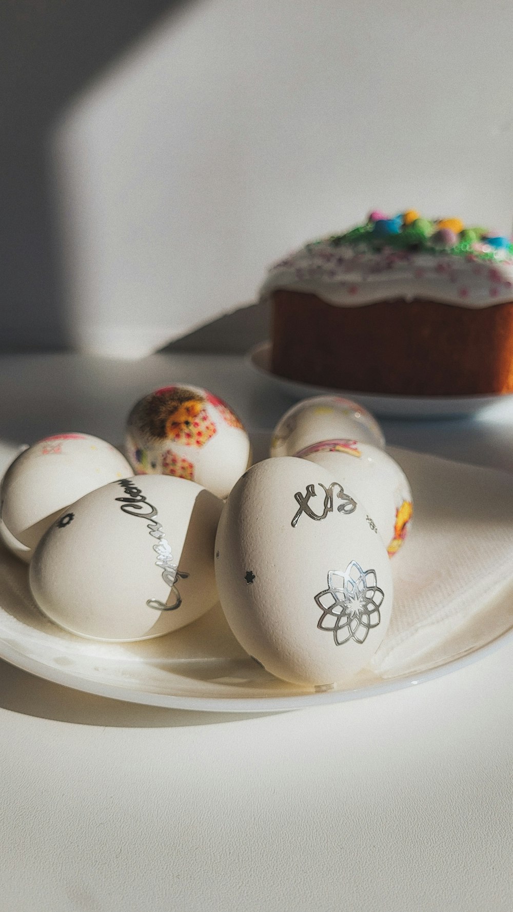 a plate of cupcakes