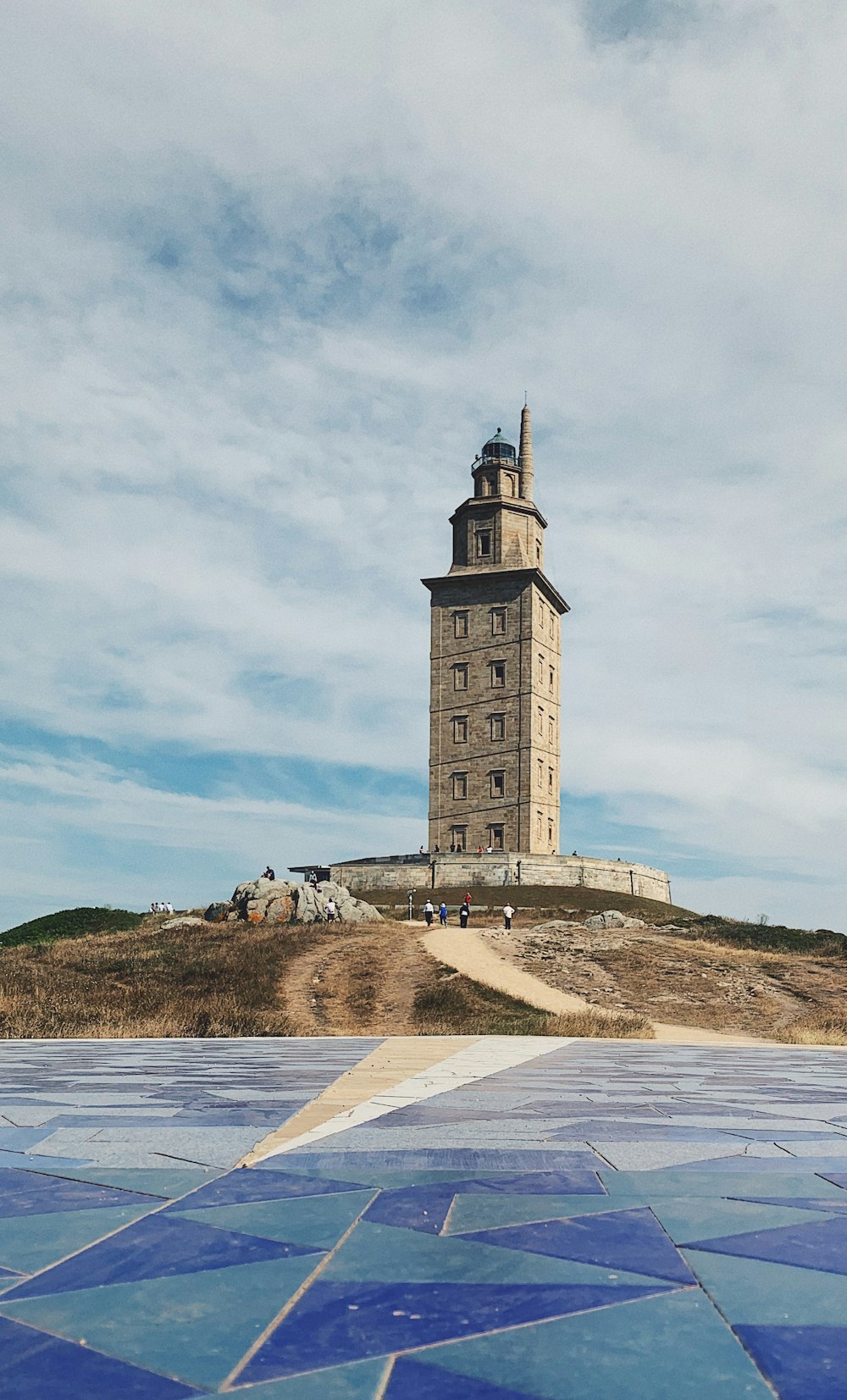 a tall tower with a blue sky