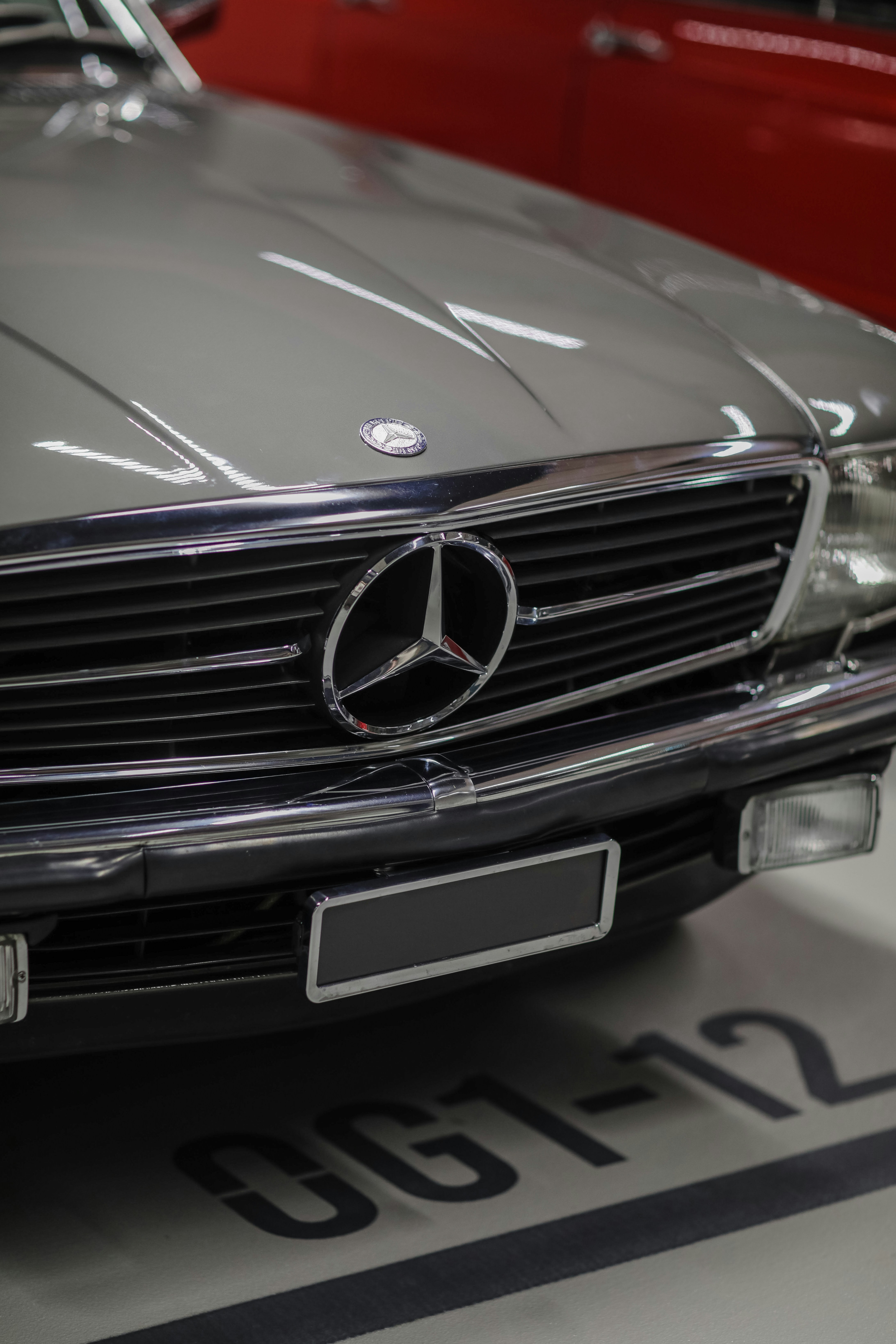 Choose from a curated selection of car photos. Always free on Unsplash.