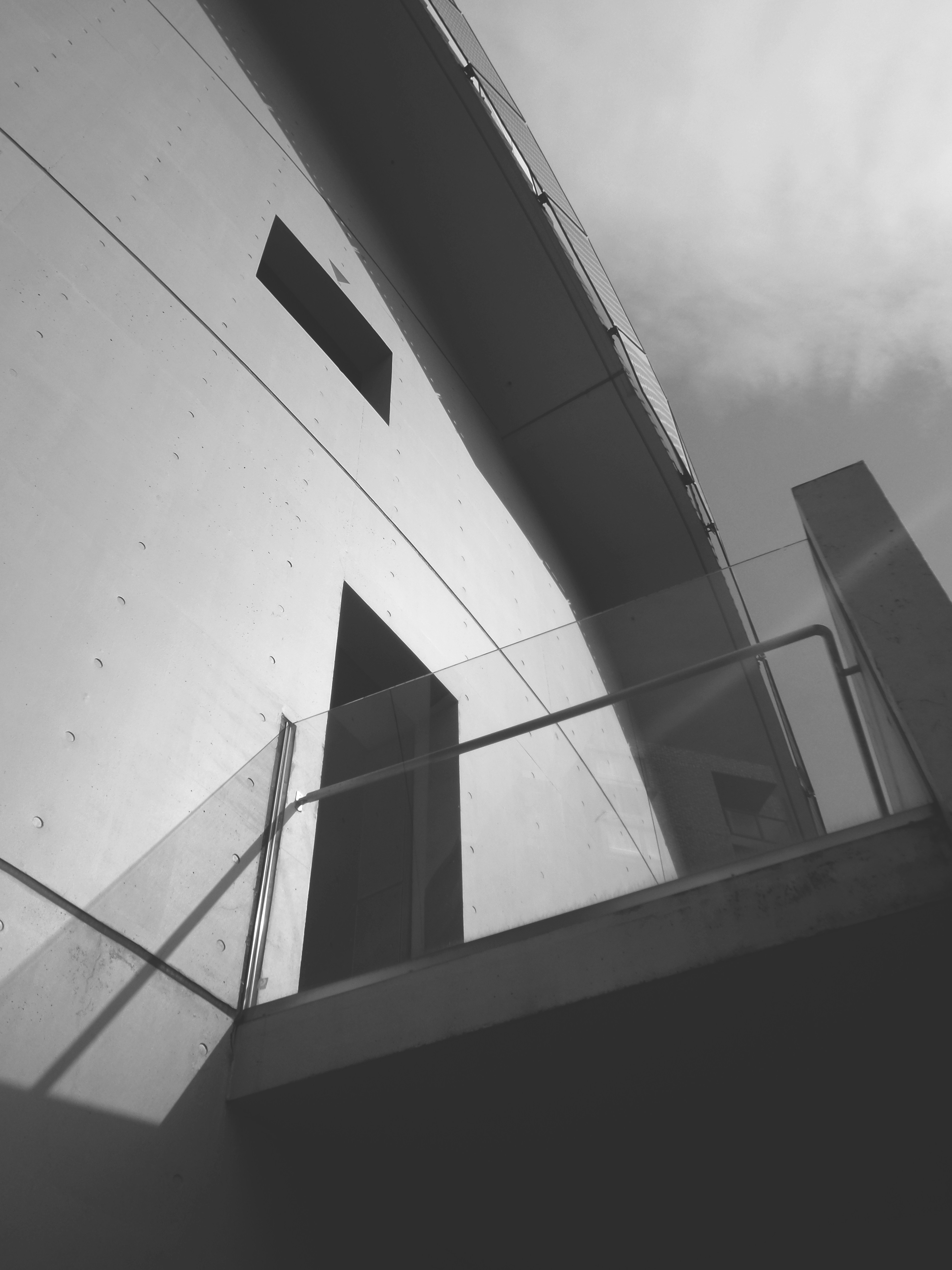photo-1650895882458-17eb44827a94?ixid=M3wxMjA3fDB8MXxzZWFyY2h8MTl8fGJ1eSUyMG1vZGFmaW5pbCUyMG9ubGluZSUyMDIwMjR8ZW58MHx8fHwxNzUyNjYxMzI5fDA\u0026ixlib=rb-4.1.0