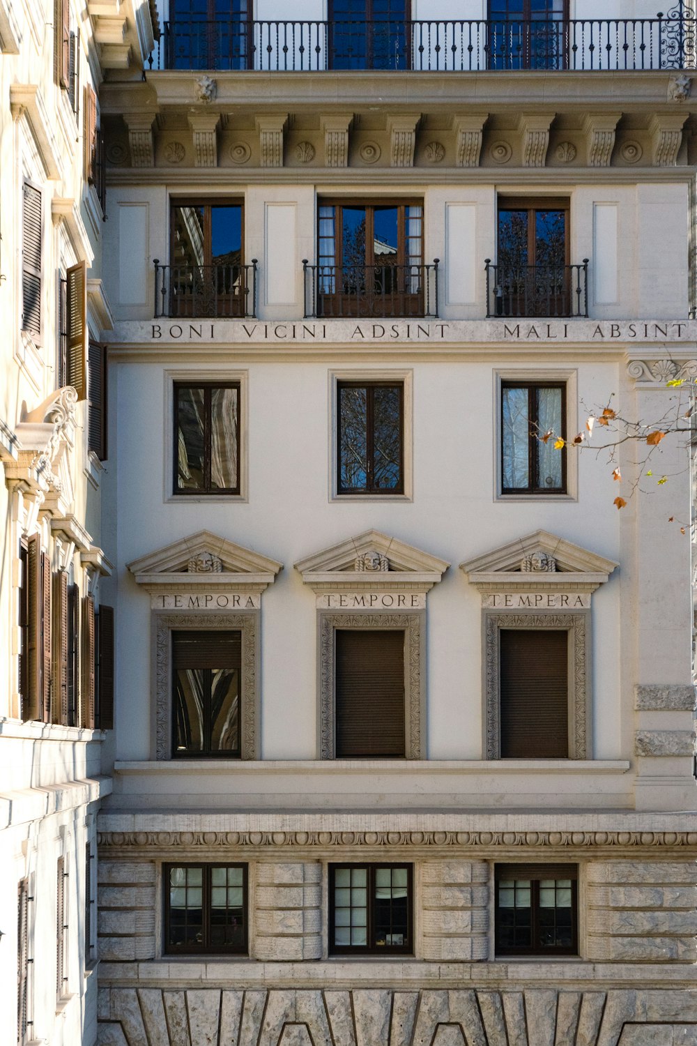 a building with many windows