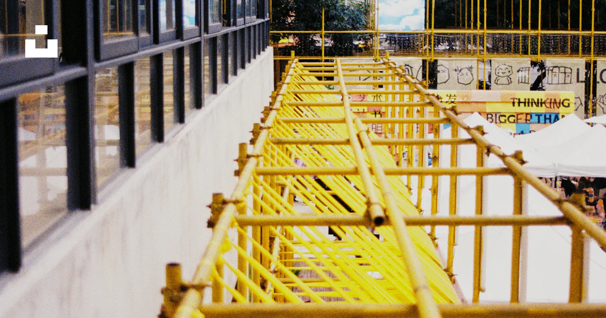 Yellow Railing Rig A yellow metal railing photo – Free China Image on Unsplash