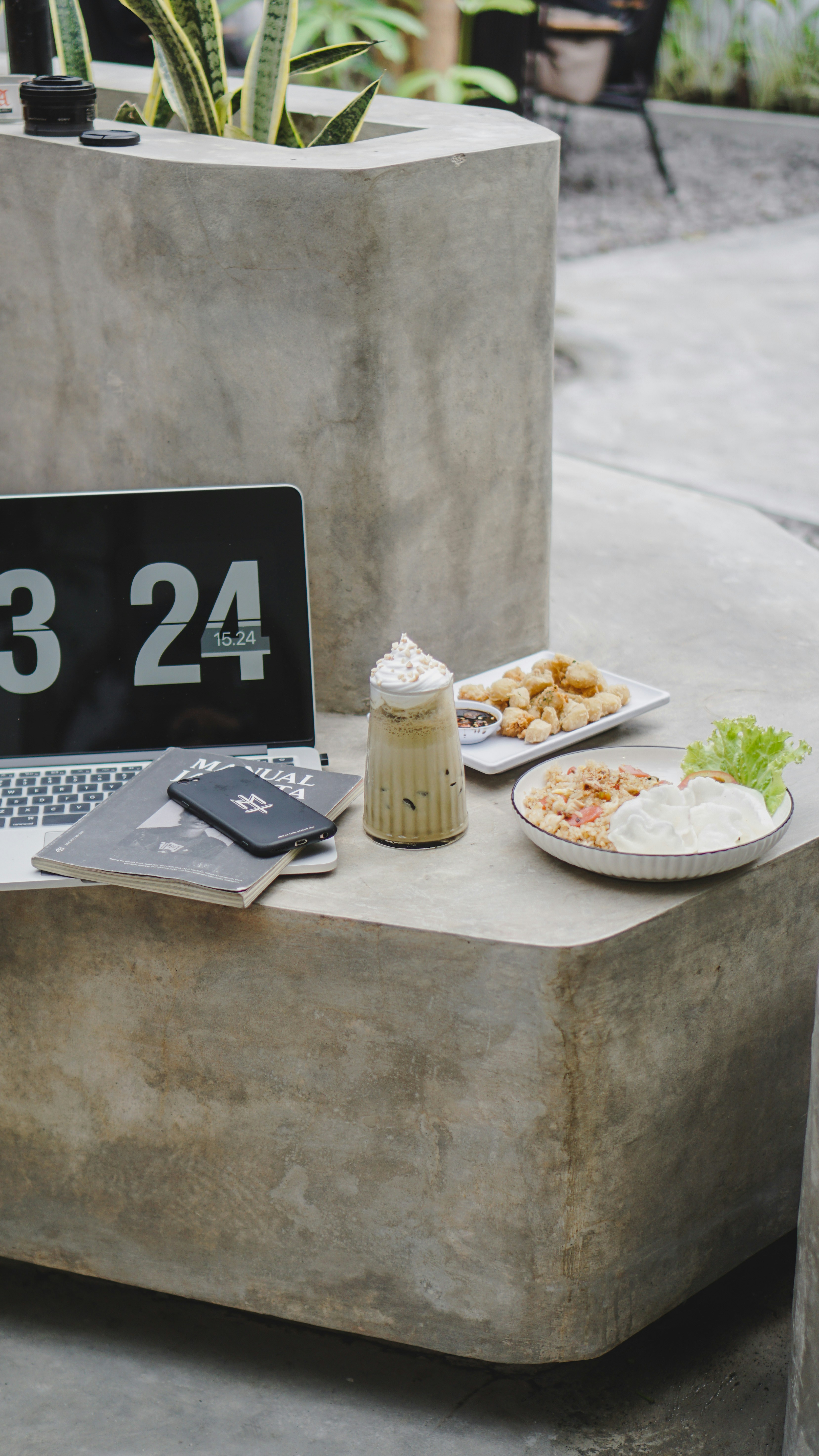 6 Minimalist Lifestyle Habits to Reduce Digital Overload