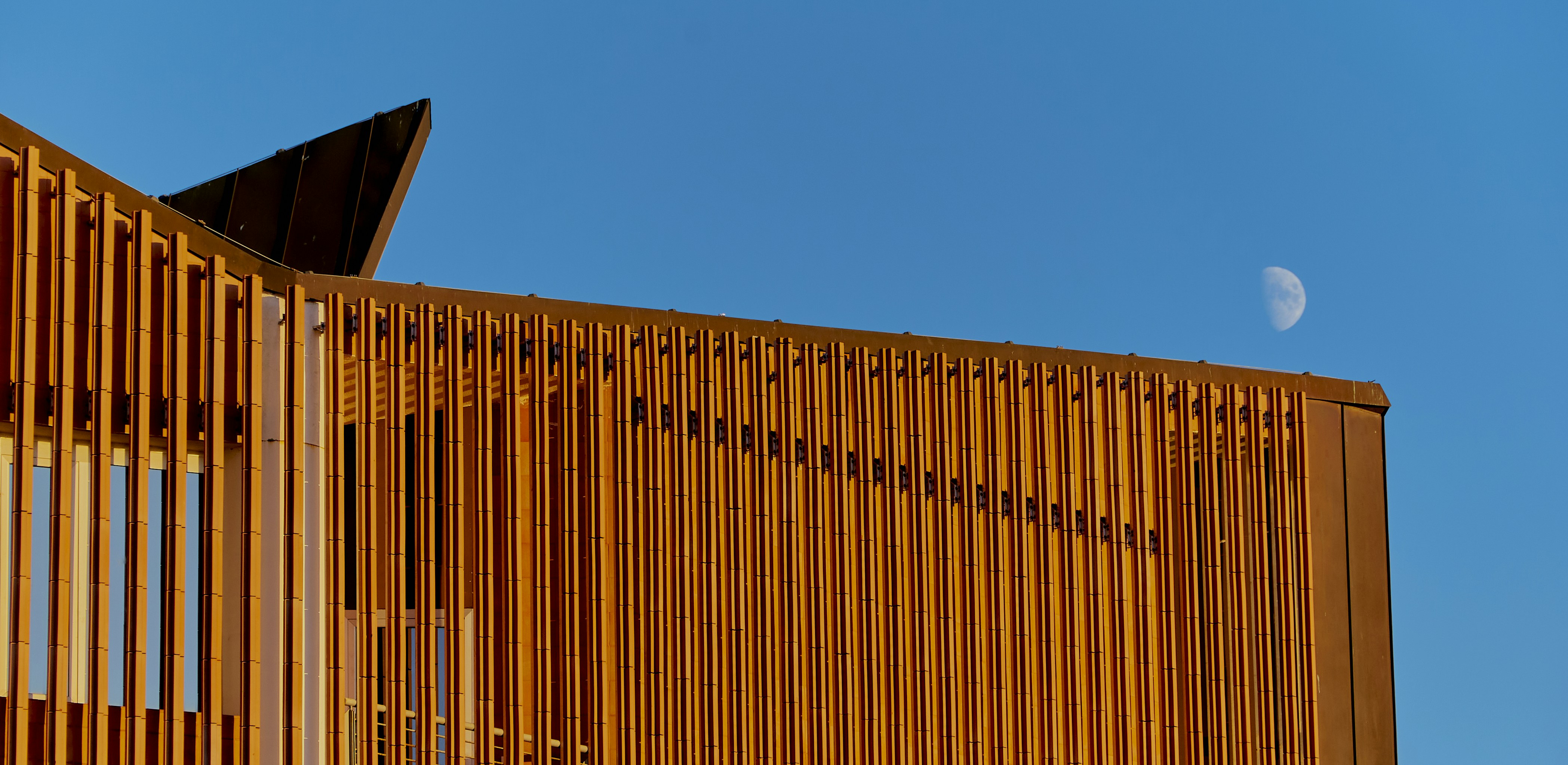 photo-1650990089317-cc0aaf5497e2?ixid=M3wxMjA3fDB8MXxzZWFyY2h8Mnx8YmFnbm9saXxlbnwwfHx8fDE3Mjg0MTI5MDR8MA\u0026ixlib=rb-4.0.3