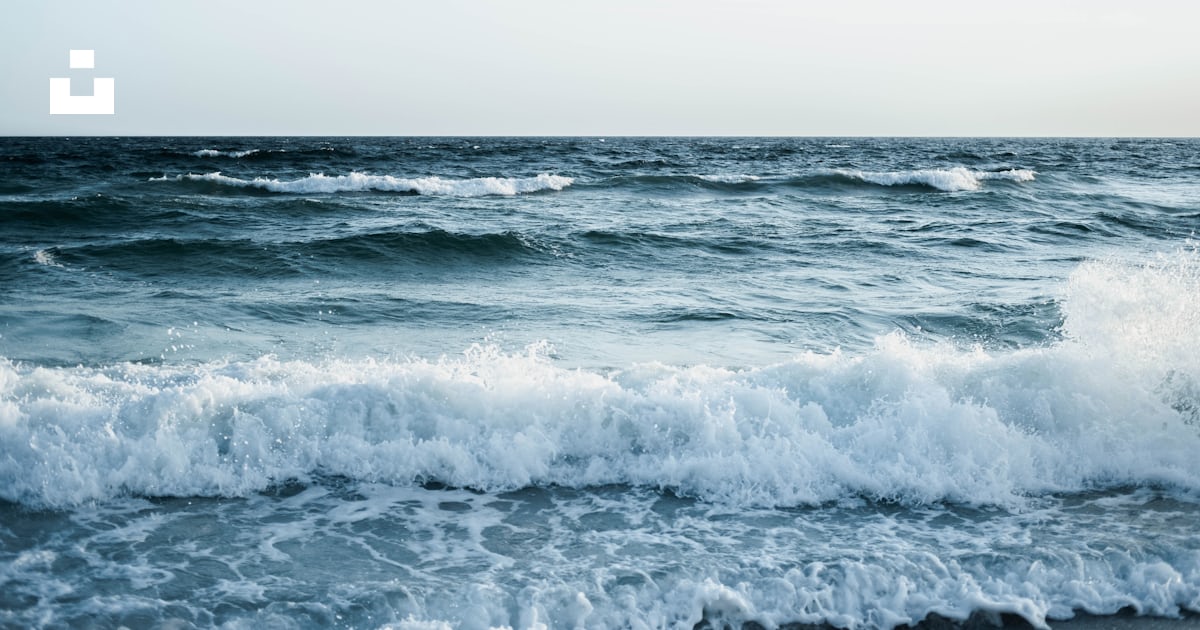 Waves on a beach photo – Free Panama city beach Image on Unsplash
