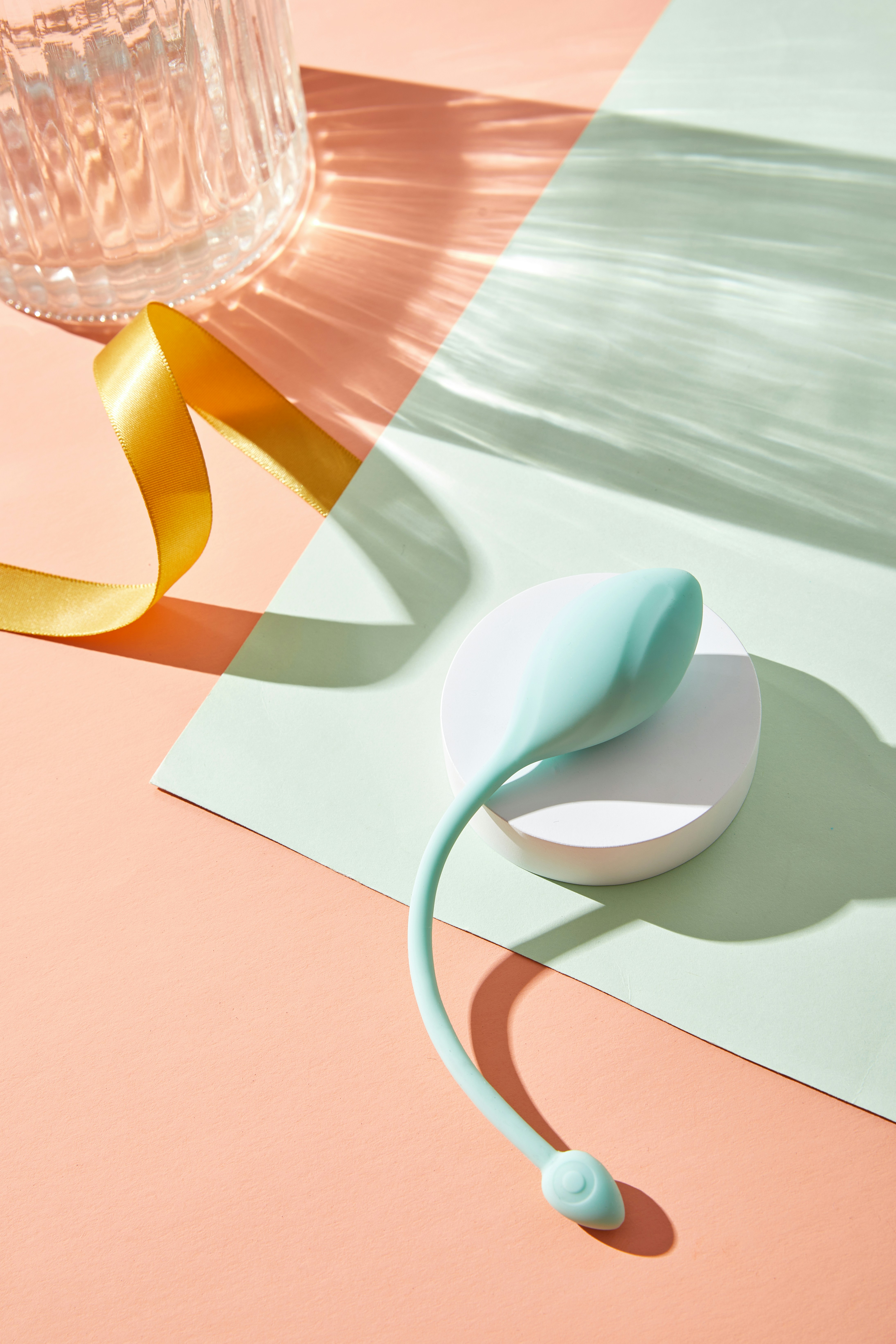 Offe is a high-quality egg vibrator which looks and feels silky smooth for luxurious comfort and pleasure, ensuring you reach your climax!