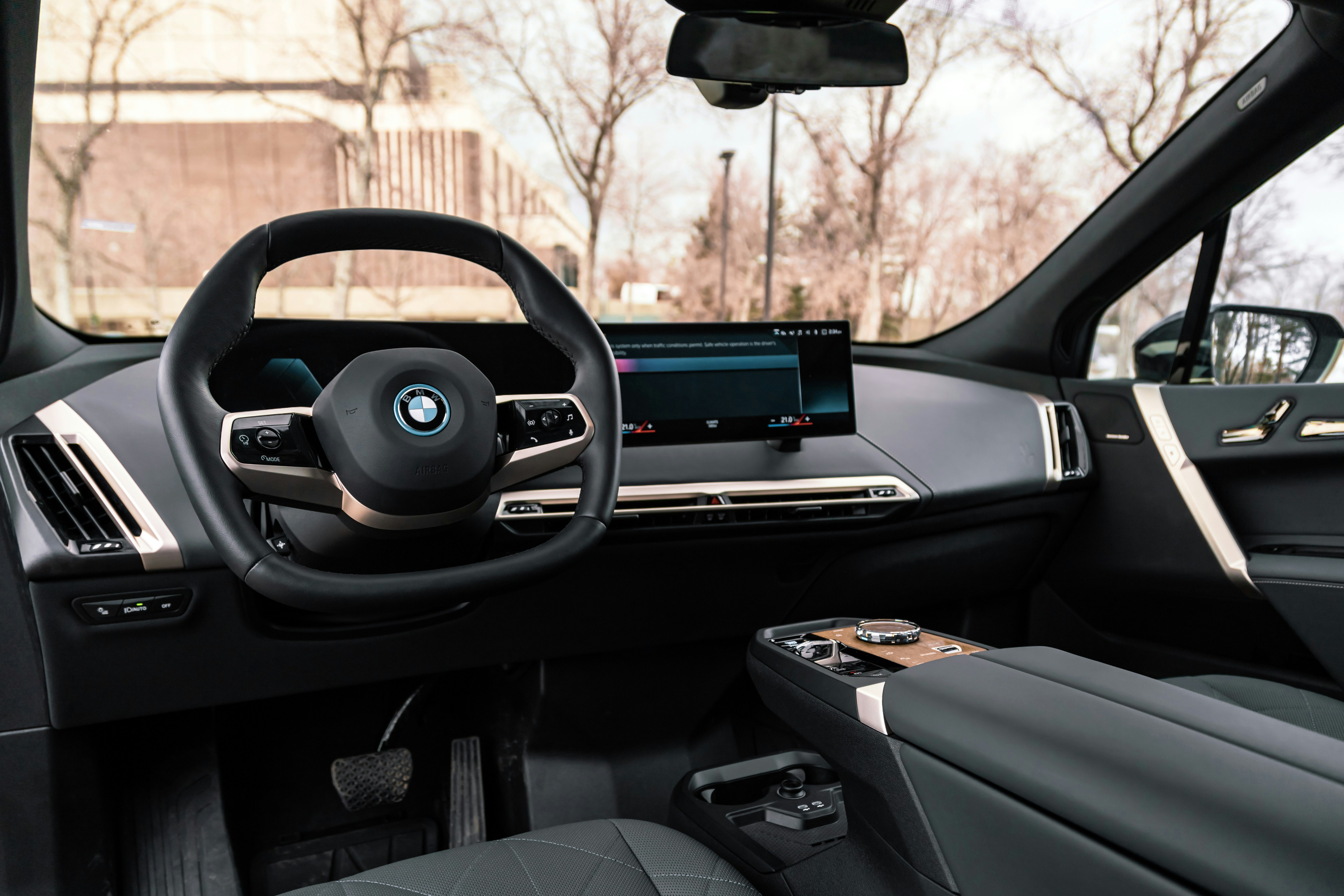 Tesla's Legal Battle and BMW's Exit: The Shifting Landscape of Autonomous Driving