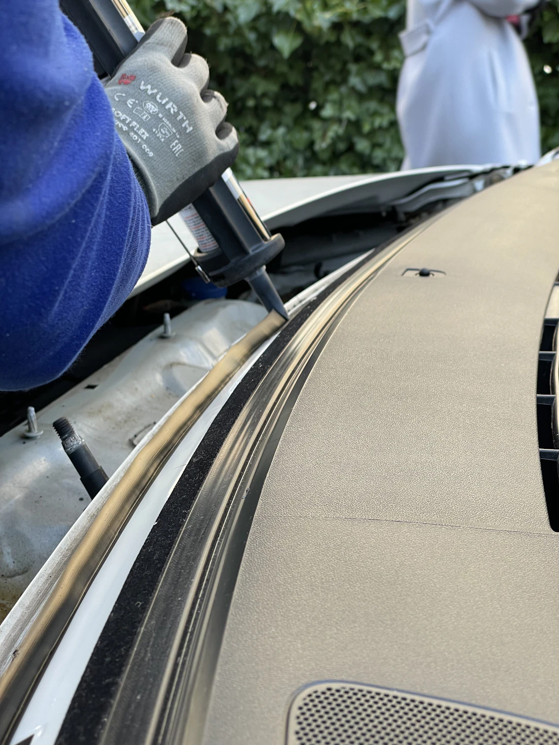 Illustrative photo showing automotive glass work