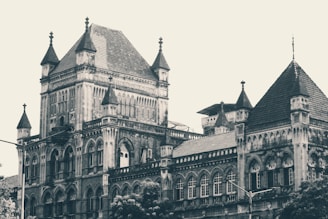 a large building with many windows