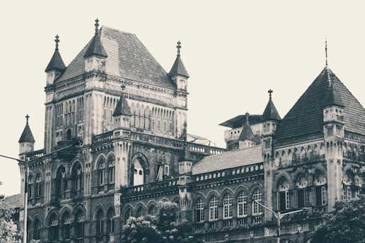 a large building with many windows