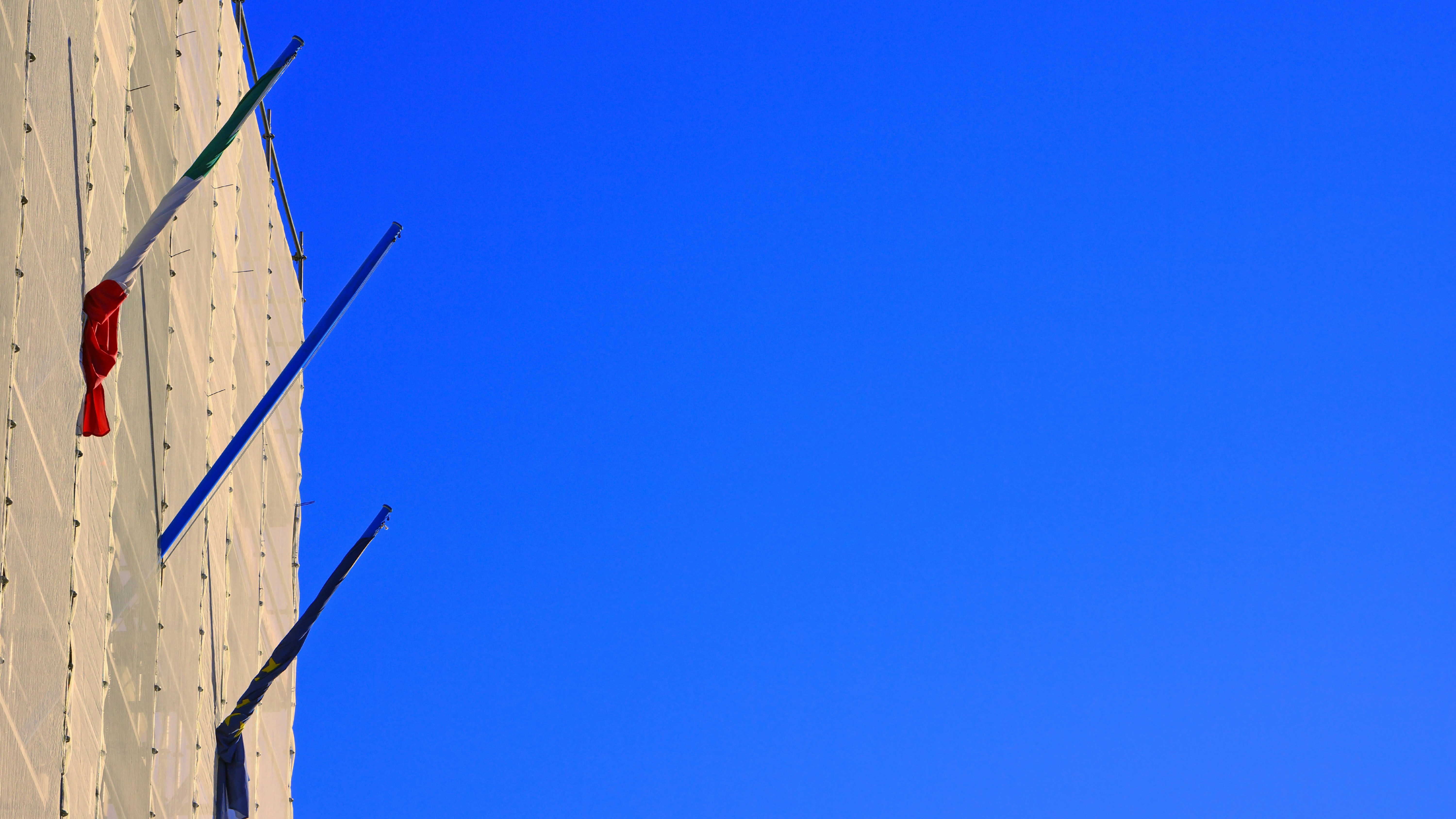 photo-1651127042837-88d56e21e75a?ixid=M3wxMjA3fDB8MXxzZWFyY2h8OHx8aGlnaCUyMHN0YWtlcyUyMHN3ZWVwc3xlbnwwfHx8fDE3NjQ4NjE4MTl8MA\u0026ixlib=rb-4.1.0