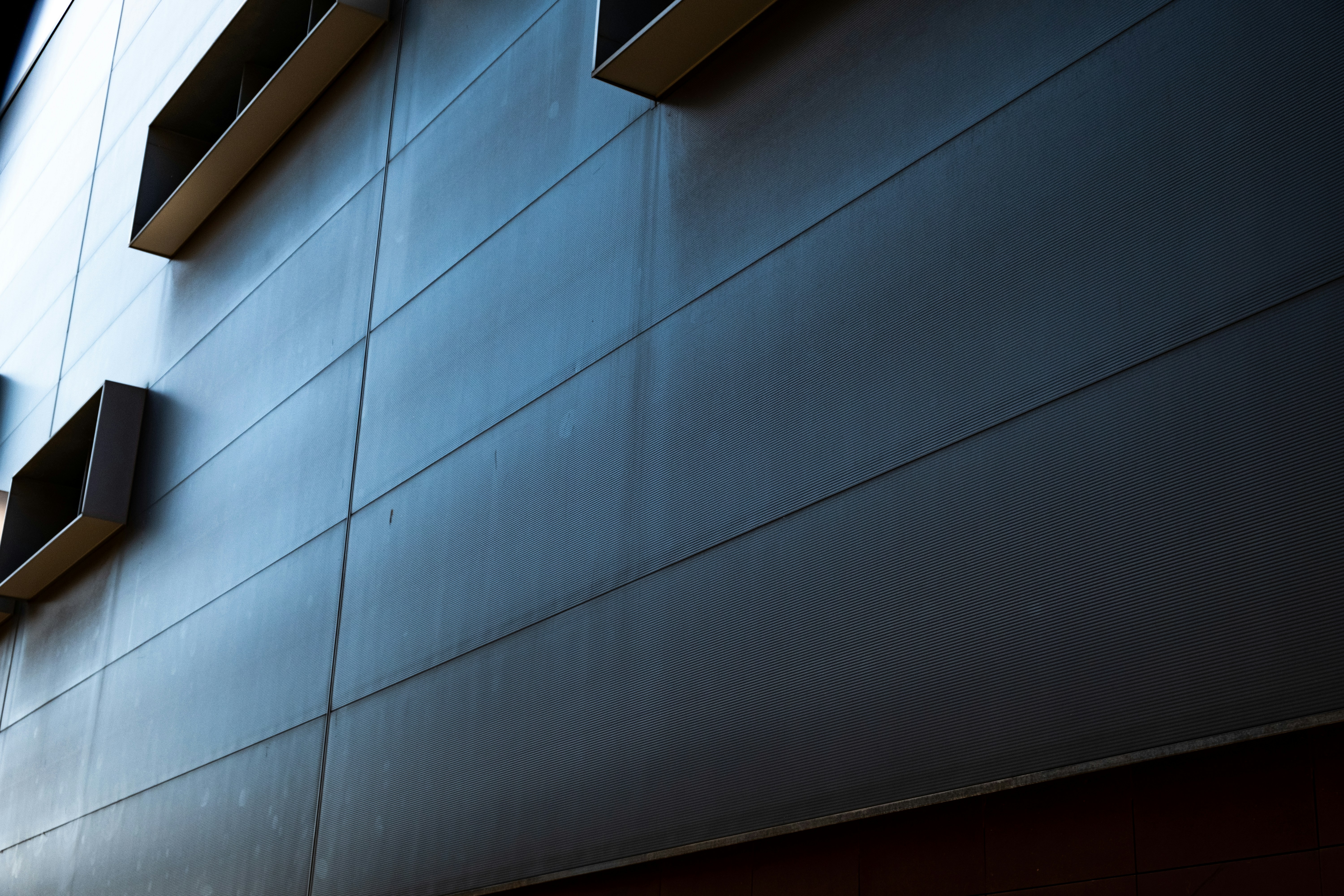 a grey and white wall