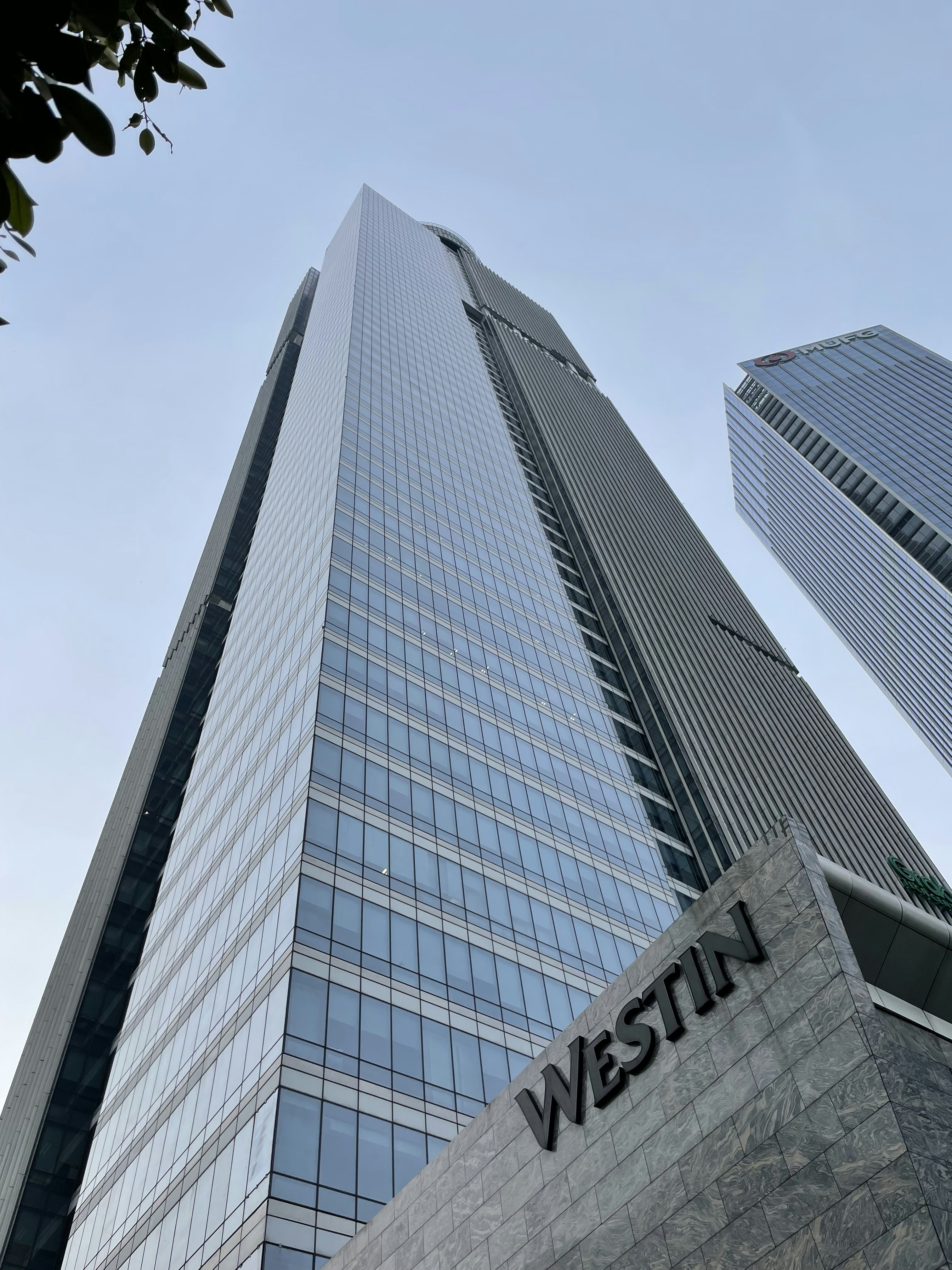 The Hotels Built for Business: Where CEOs and Entrepreneurs Stay Post feature image