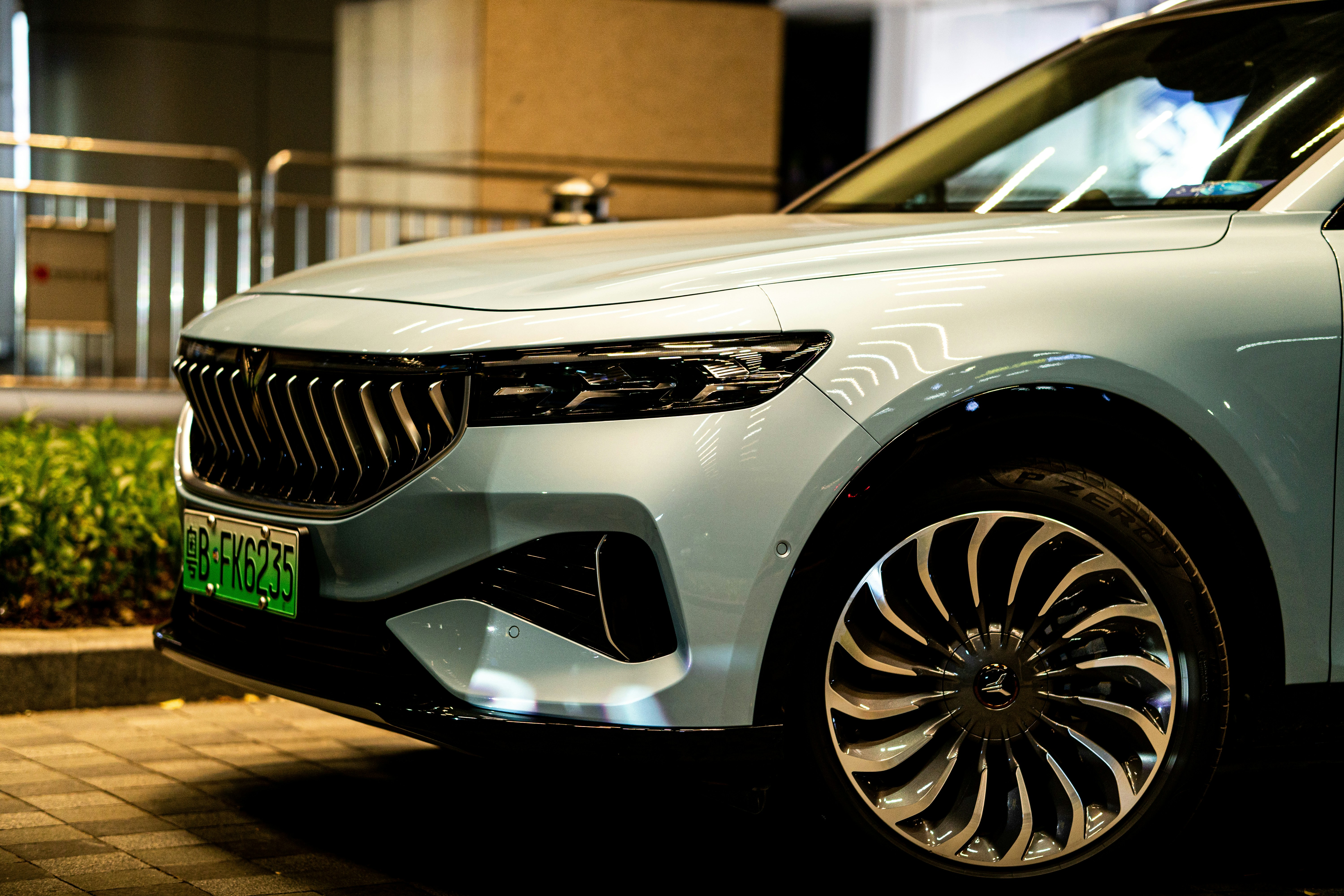 'EU opent deur voor minimumprijzen Chinese EV’s als alternatief voor importheffingen'