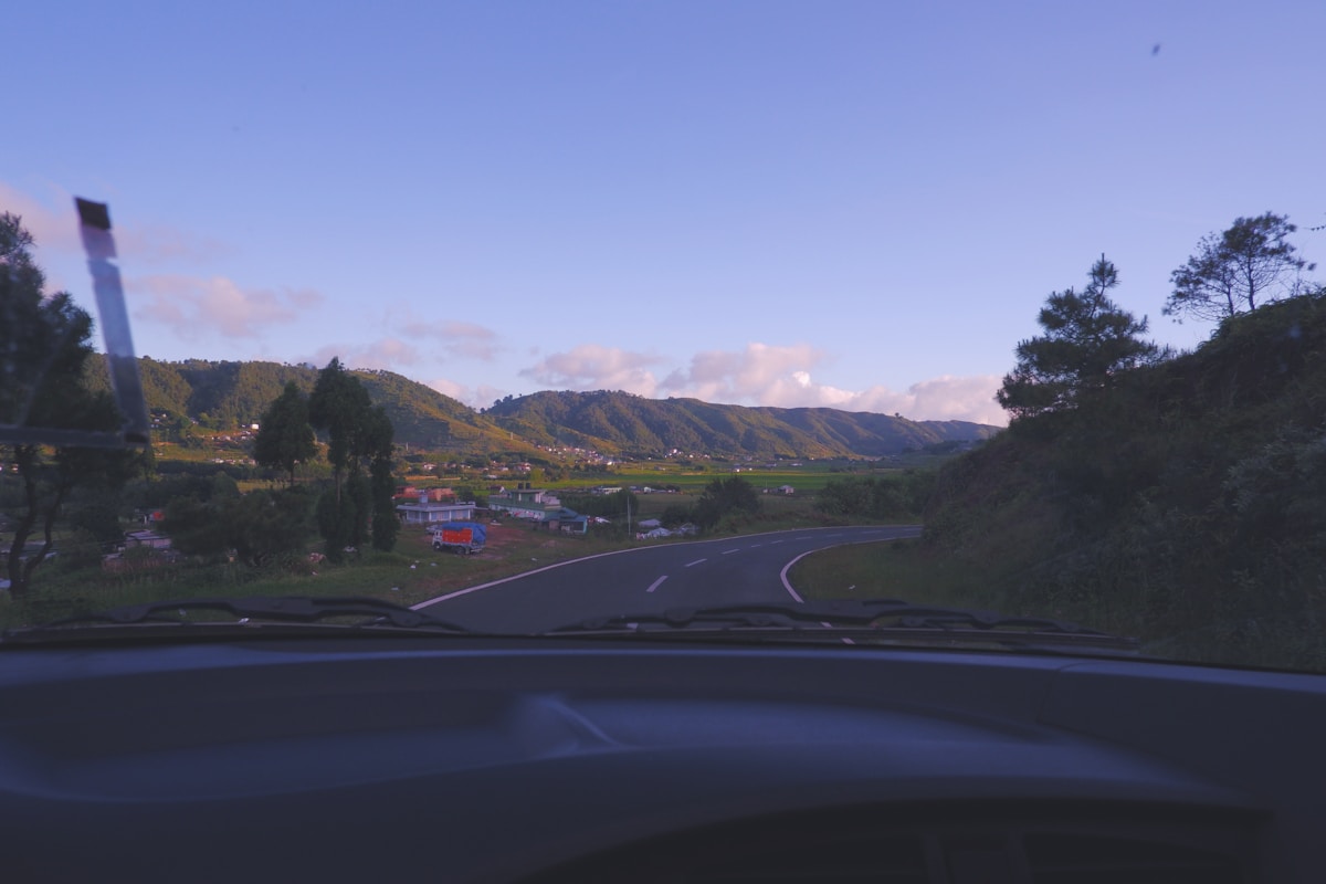 Beginner Driving Lessons image background image