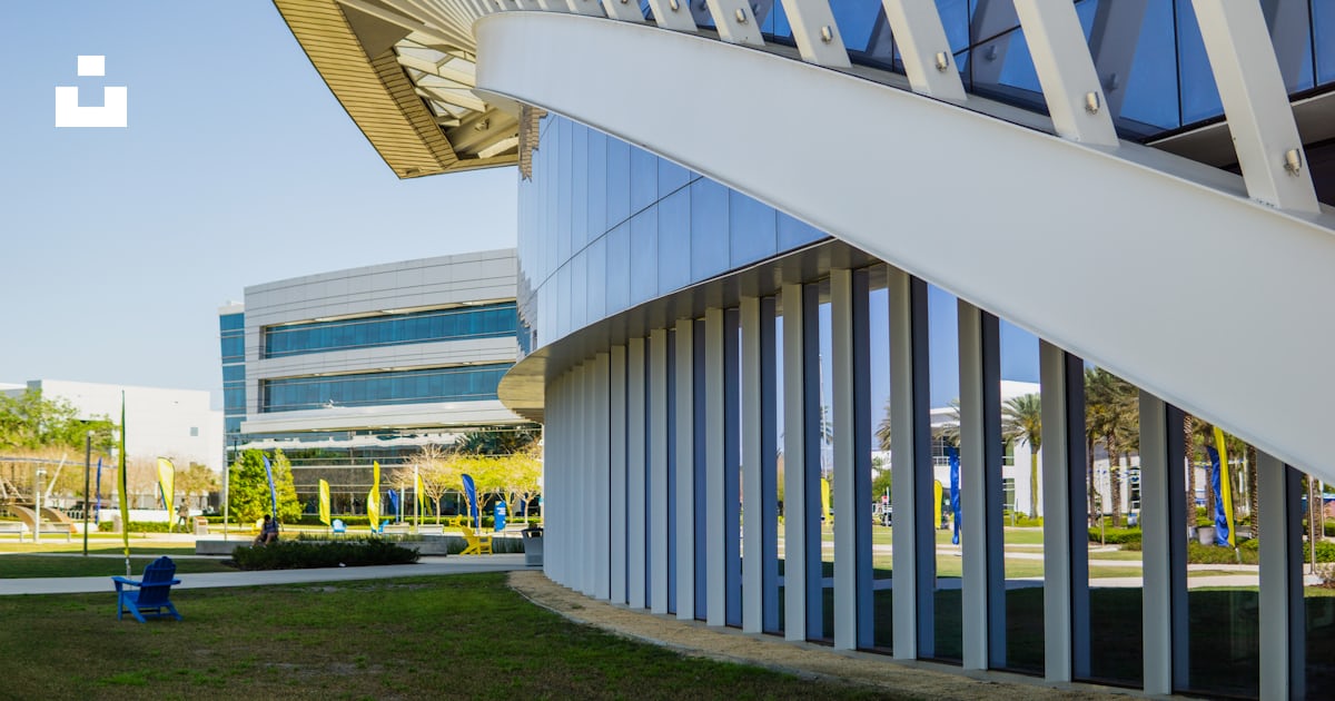 A building with a glass roof photo – Free Embry-riddle aeronautical ...