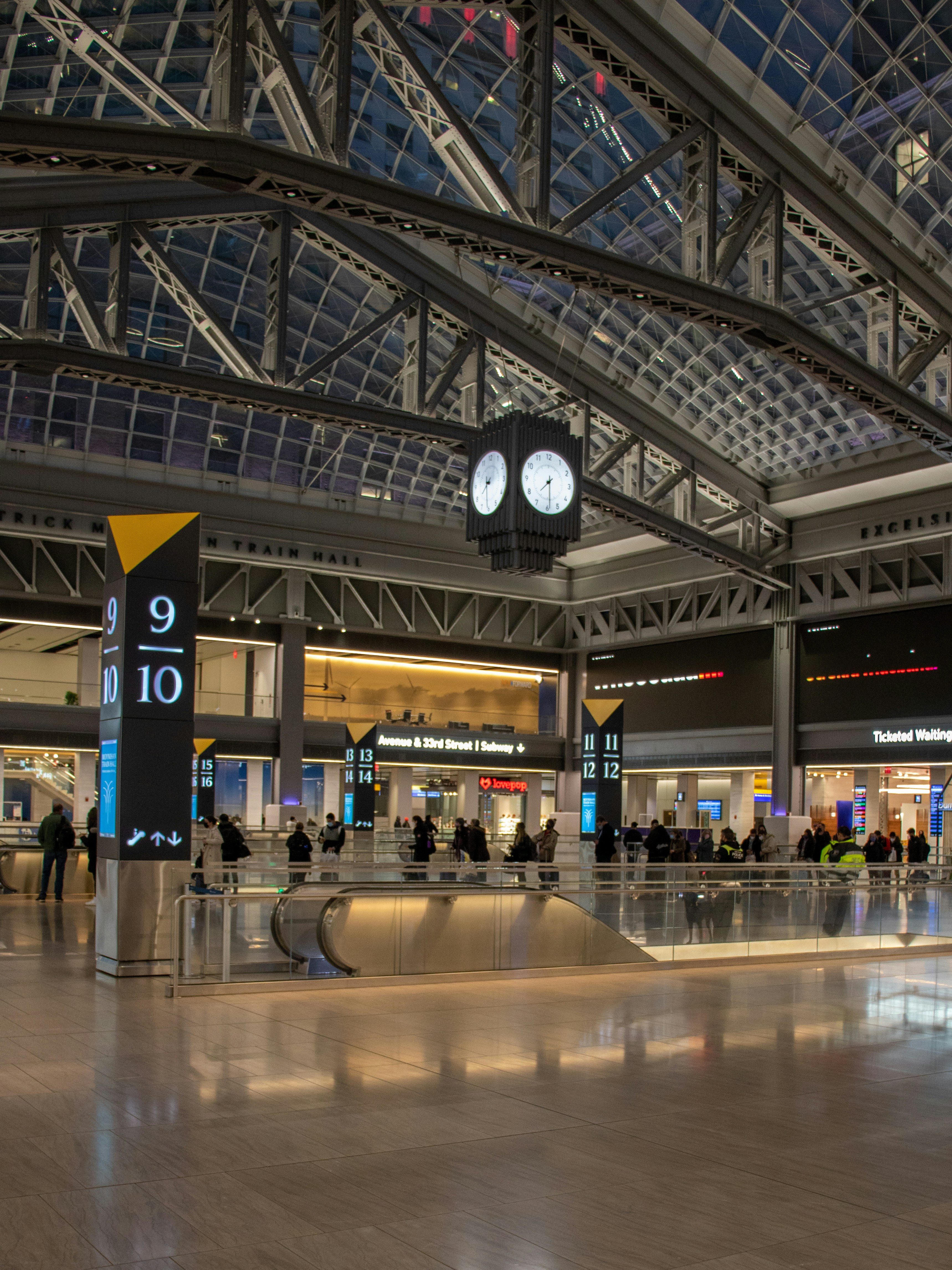 Photo by raymondburrage