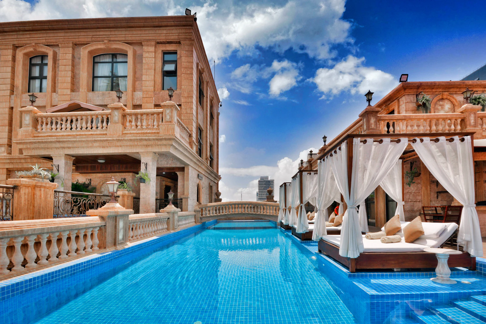 Weekend Getaway in Udaipur, Heritage haveli overlooking Lake Pichola