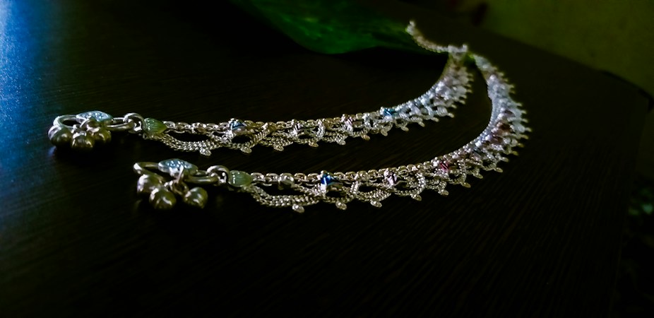 Exquisite Antitanish Jewelry: A Peek into Luxury Queen Collections