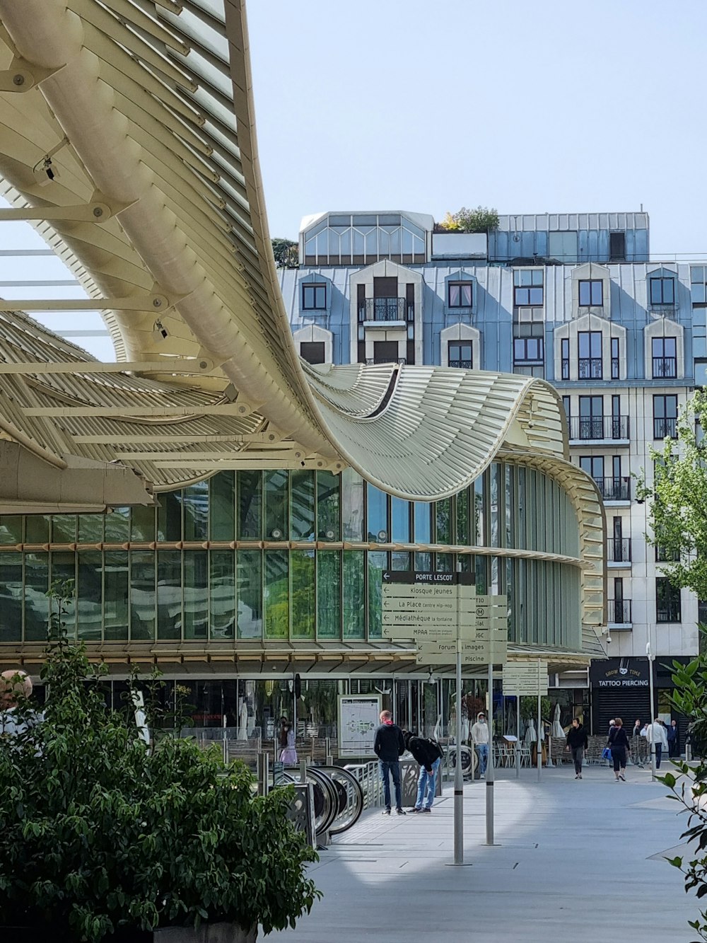 a building with a curved roof