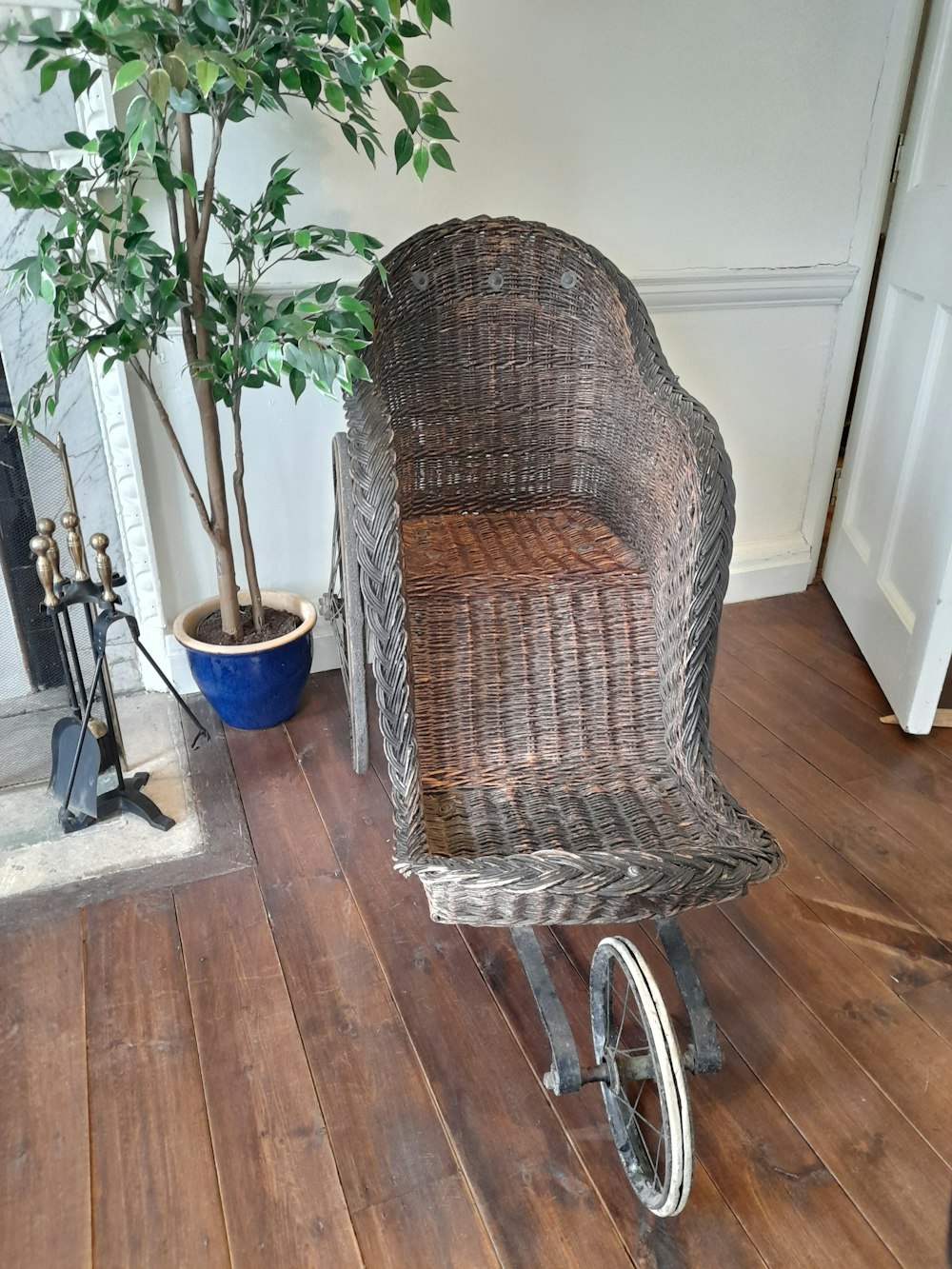 部屋の椅子