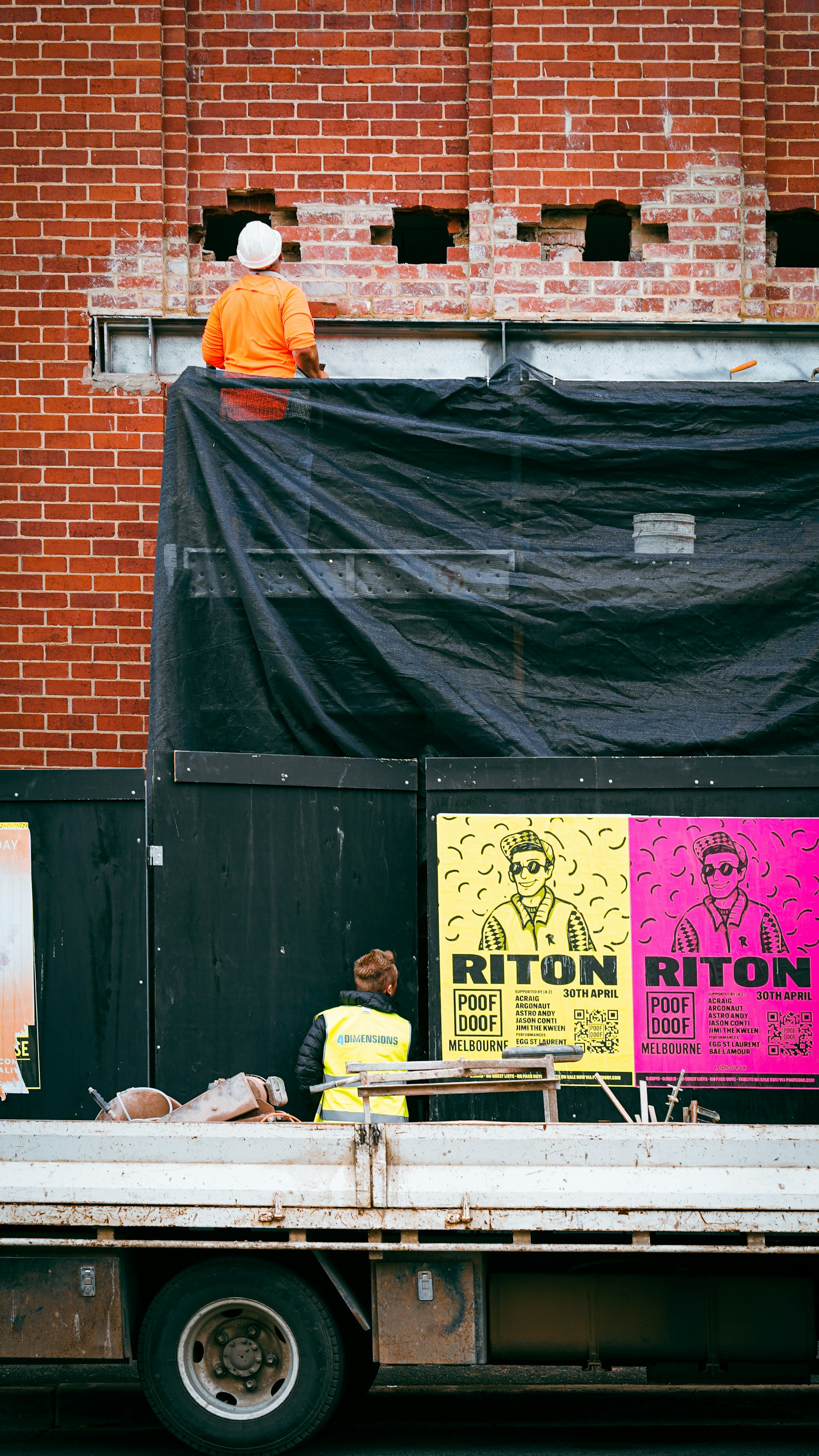 black and white bed linen