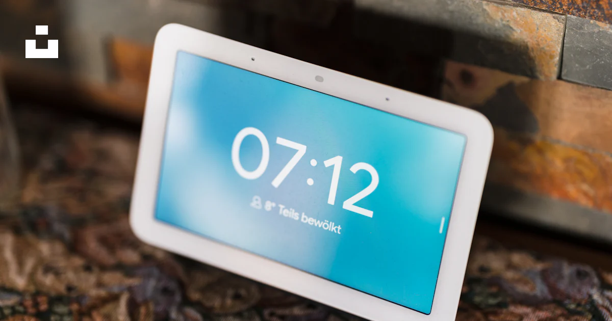 A white rectangular device with a blue screen photo – Free Sieben Image ...