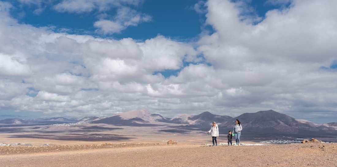 חוף ים בספרד עם משפחות וילדים
