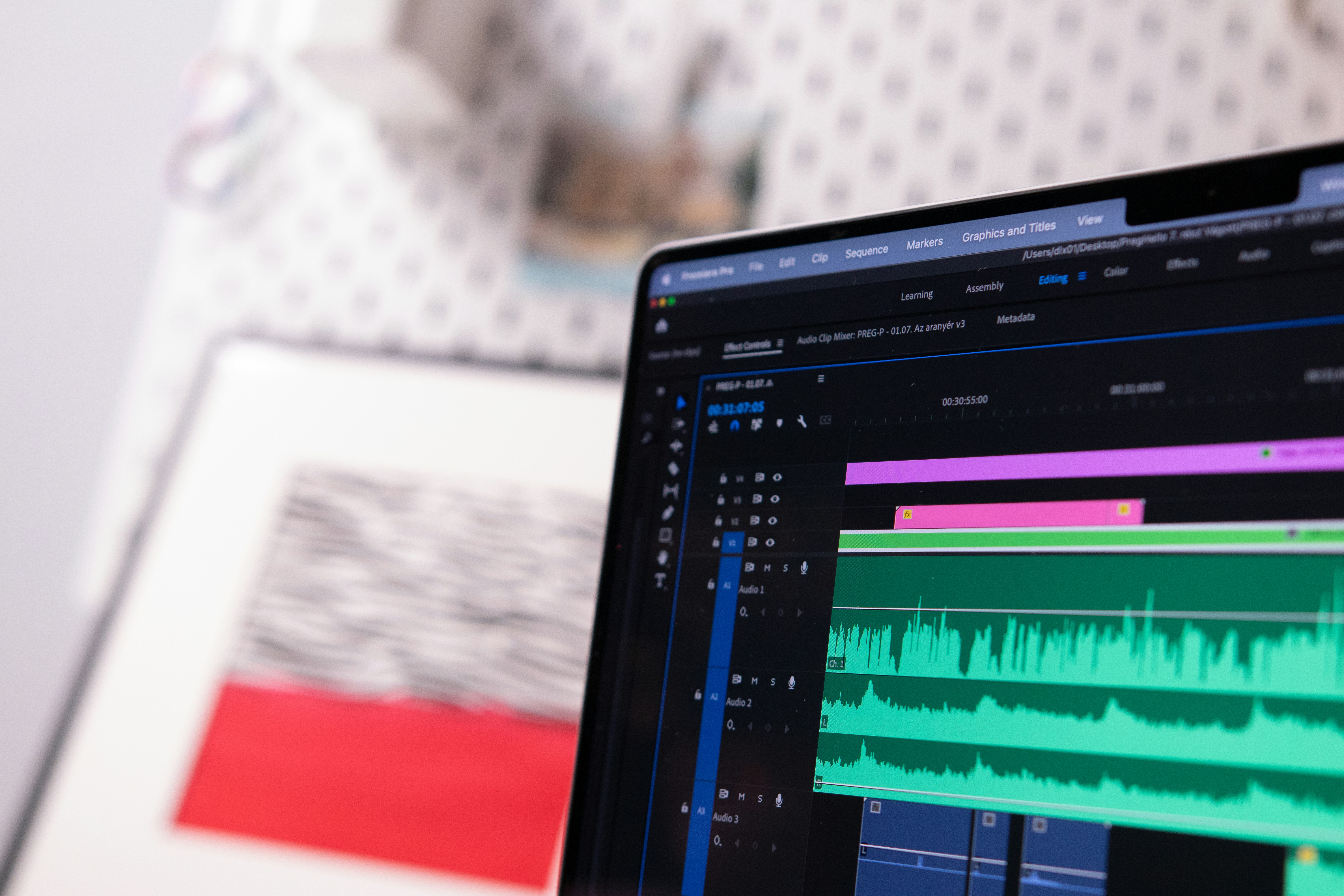 Une tablette avec une carte à l’écran photo – Photo Rue Wesselényi