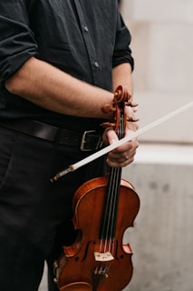 standing violinist wedding ceremony musician