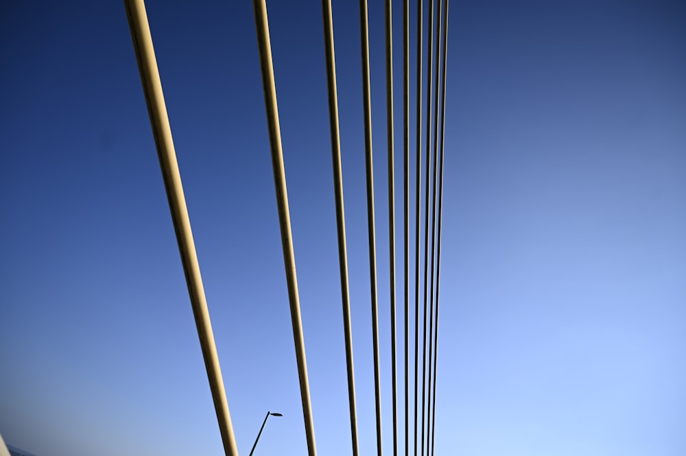 Un primer plano de un puente