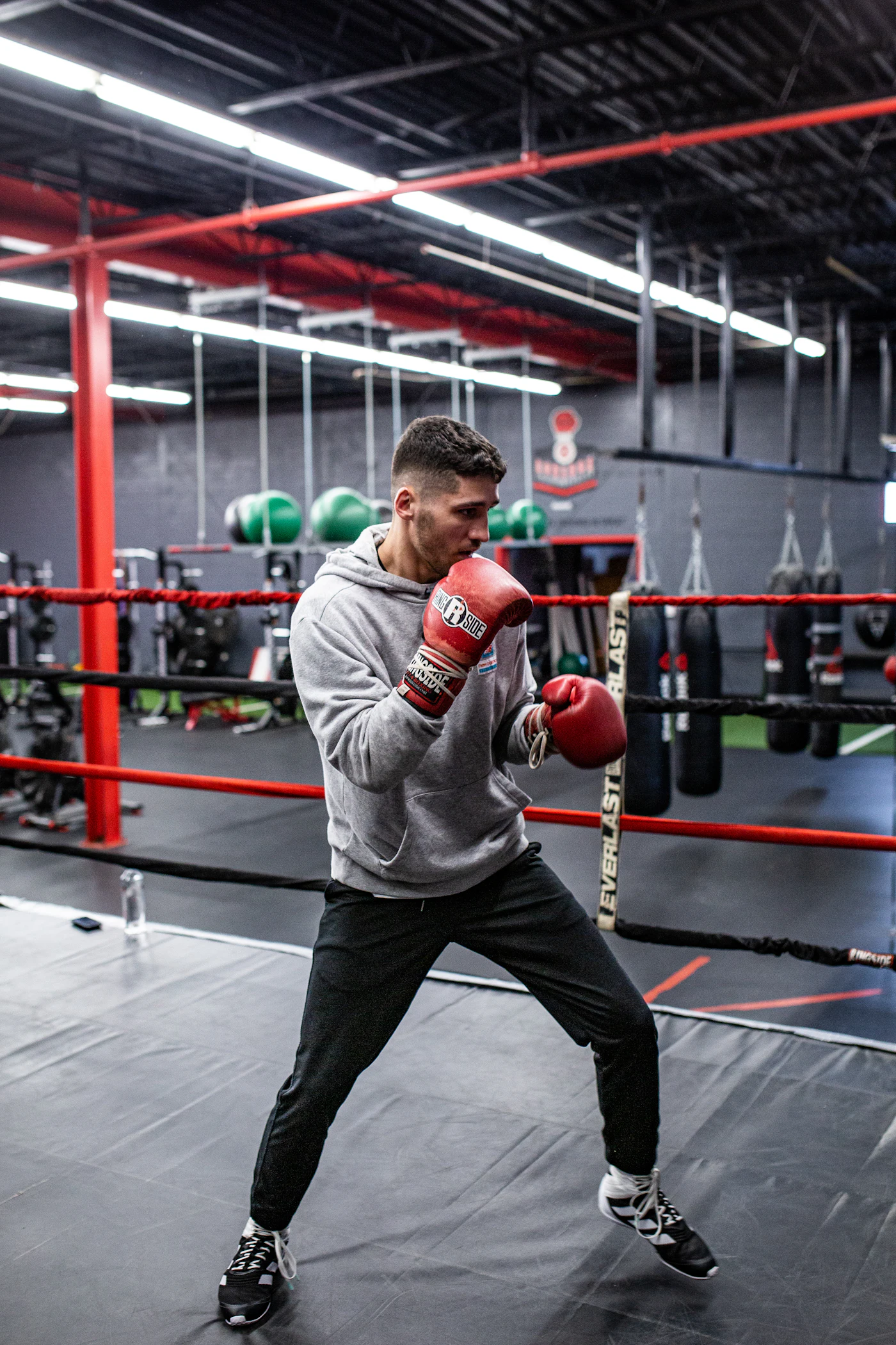Portrait de Mehdi Rawelet, entraîneur BPJEPS boxe du club