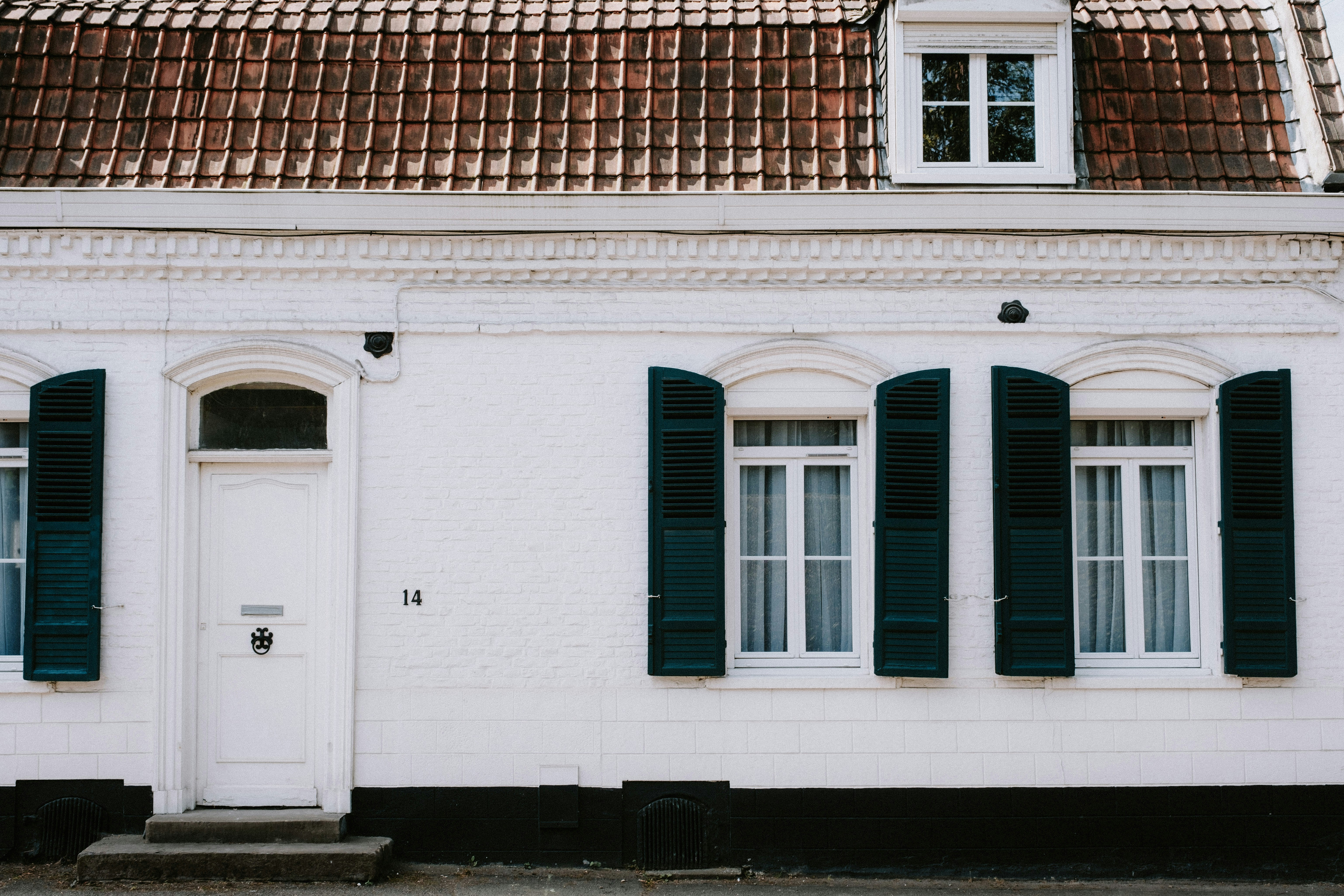 Choose from a curated selection of grey wallpapers for your mobile and desktop screens. Always free on Unsplash.