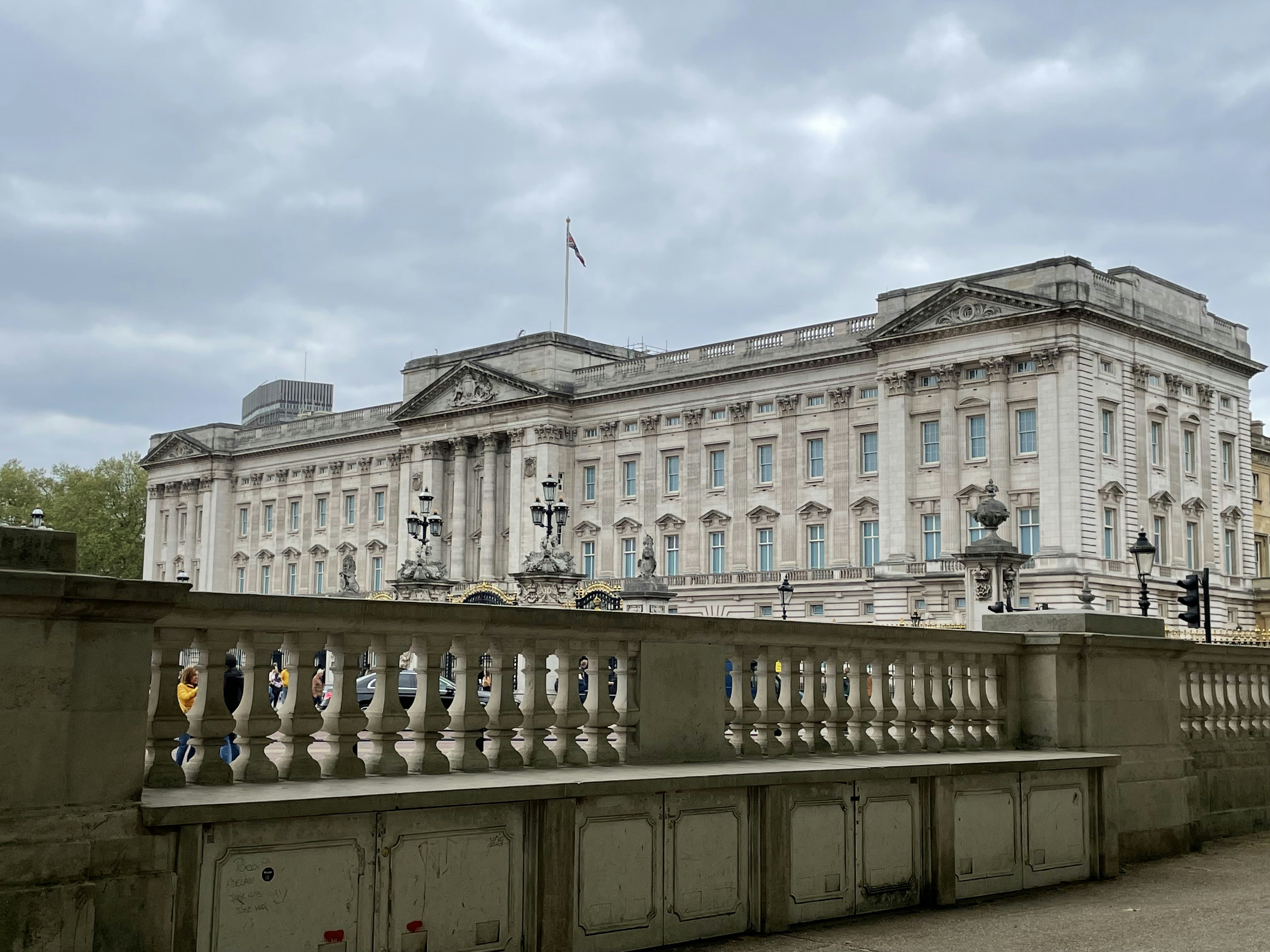 One iPhone Leads to Bust of Massive Phone Theft Operation Targeting UK Tourists