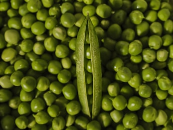 a close-up of peas