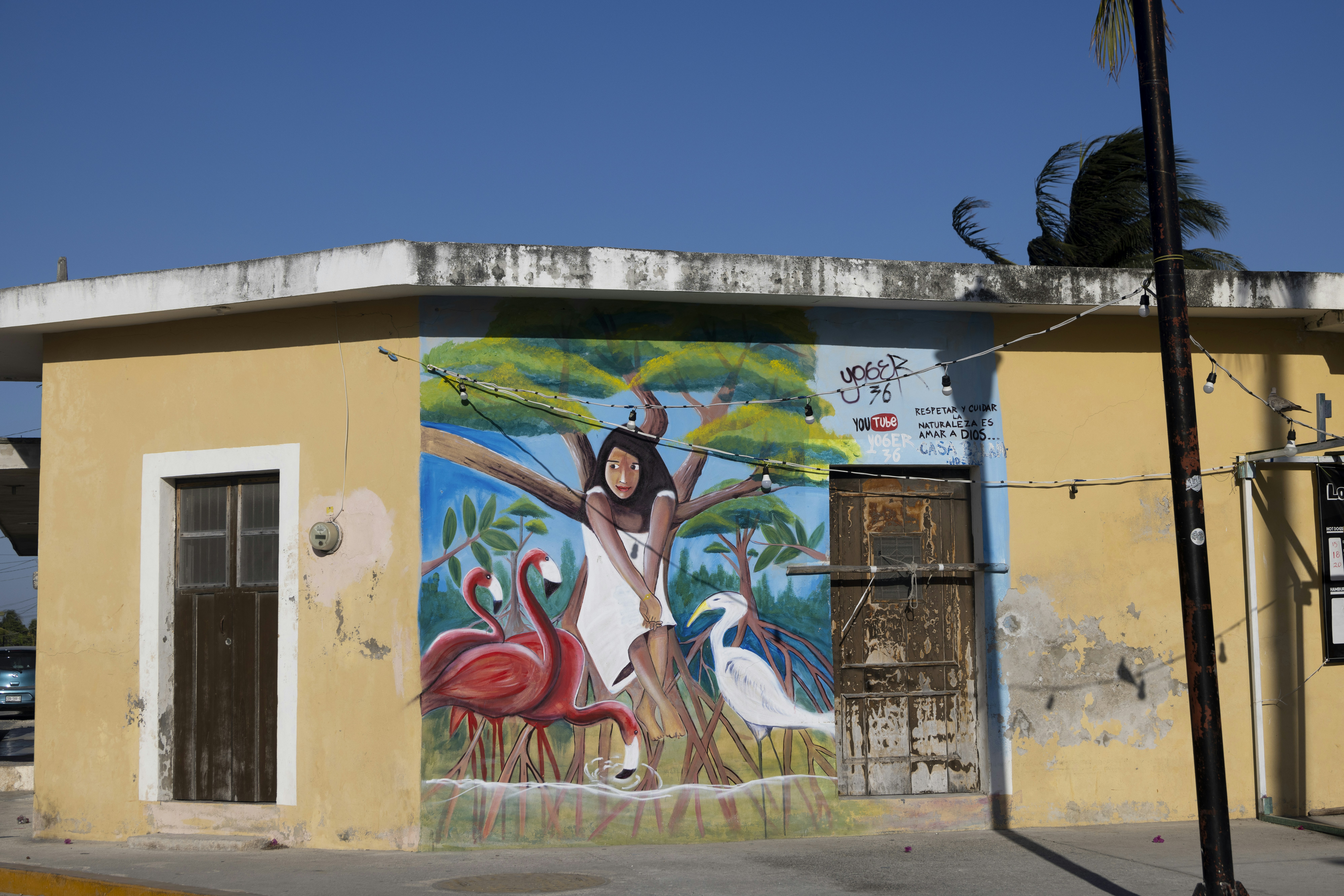 fachada de una casa en Sisal, Yucatán.