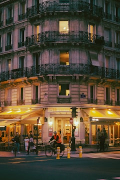 a building with many windows
