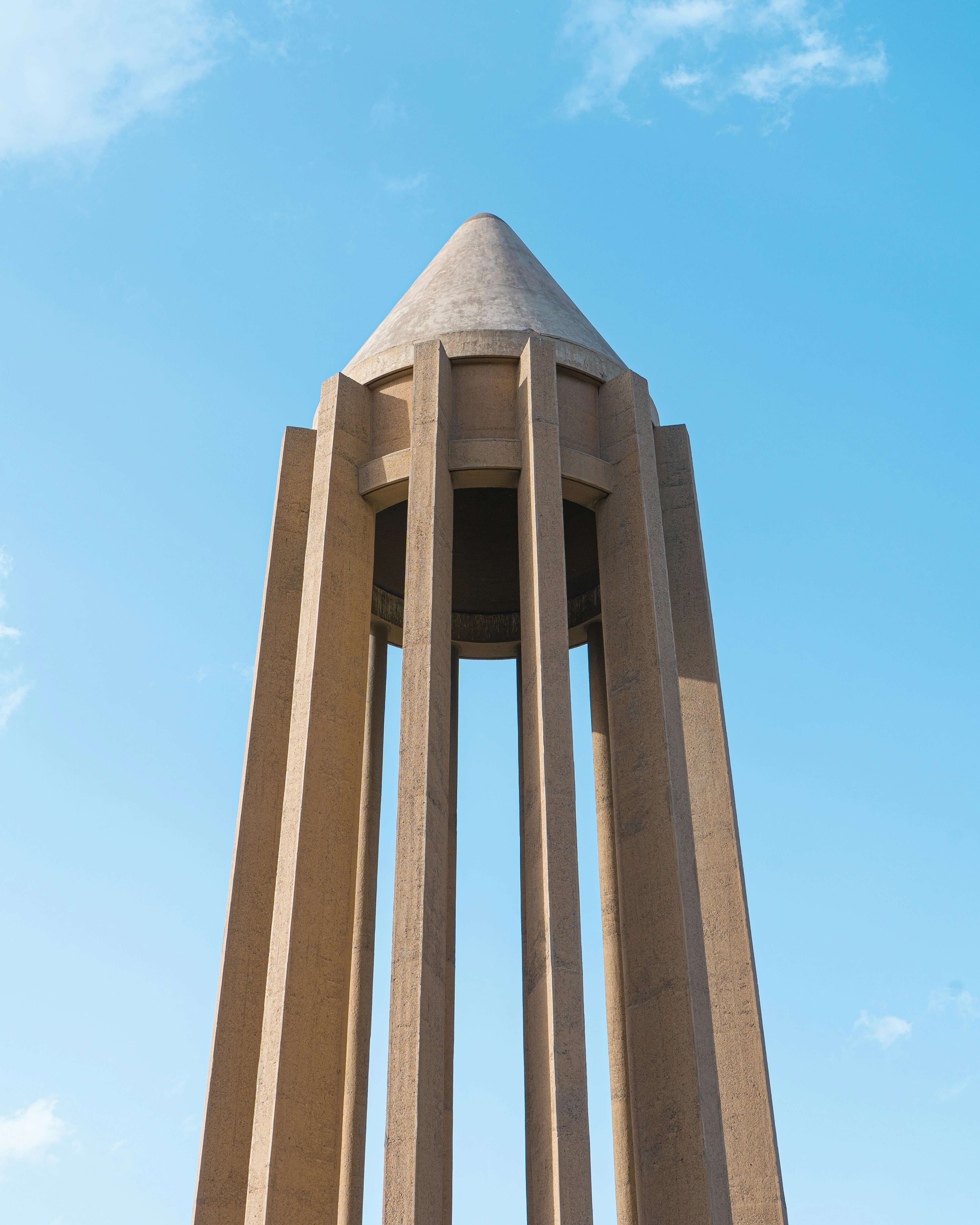 Photo by mahbodakhzami