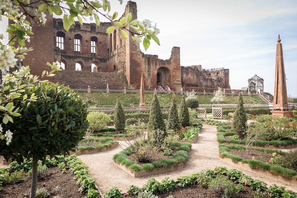 a garden in front of a building