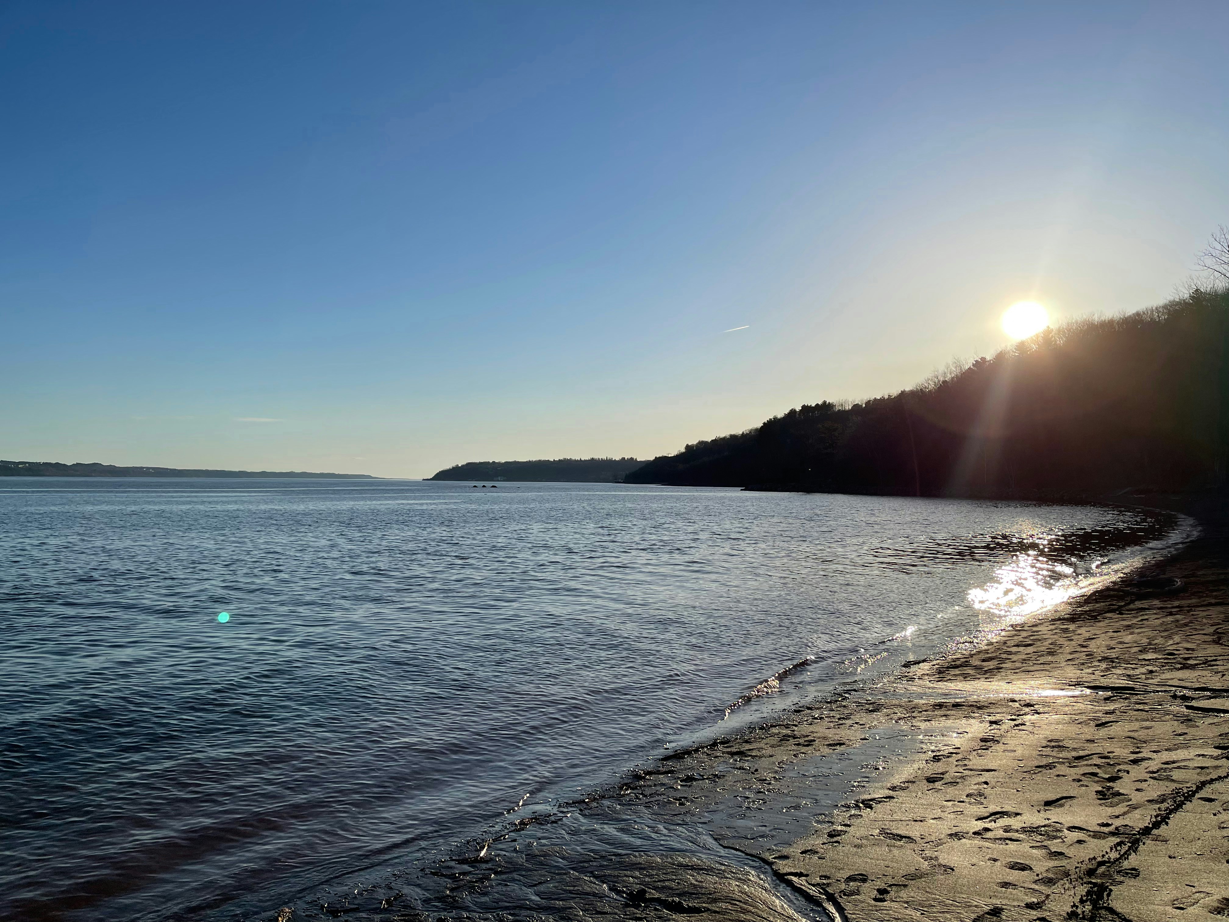 Photo by andresmachado_