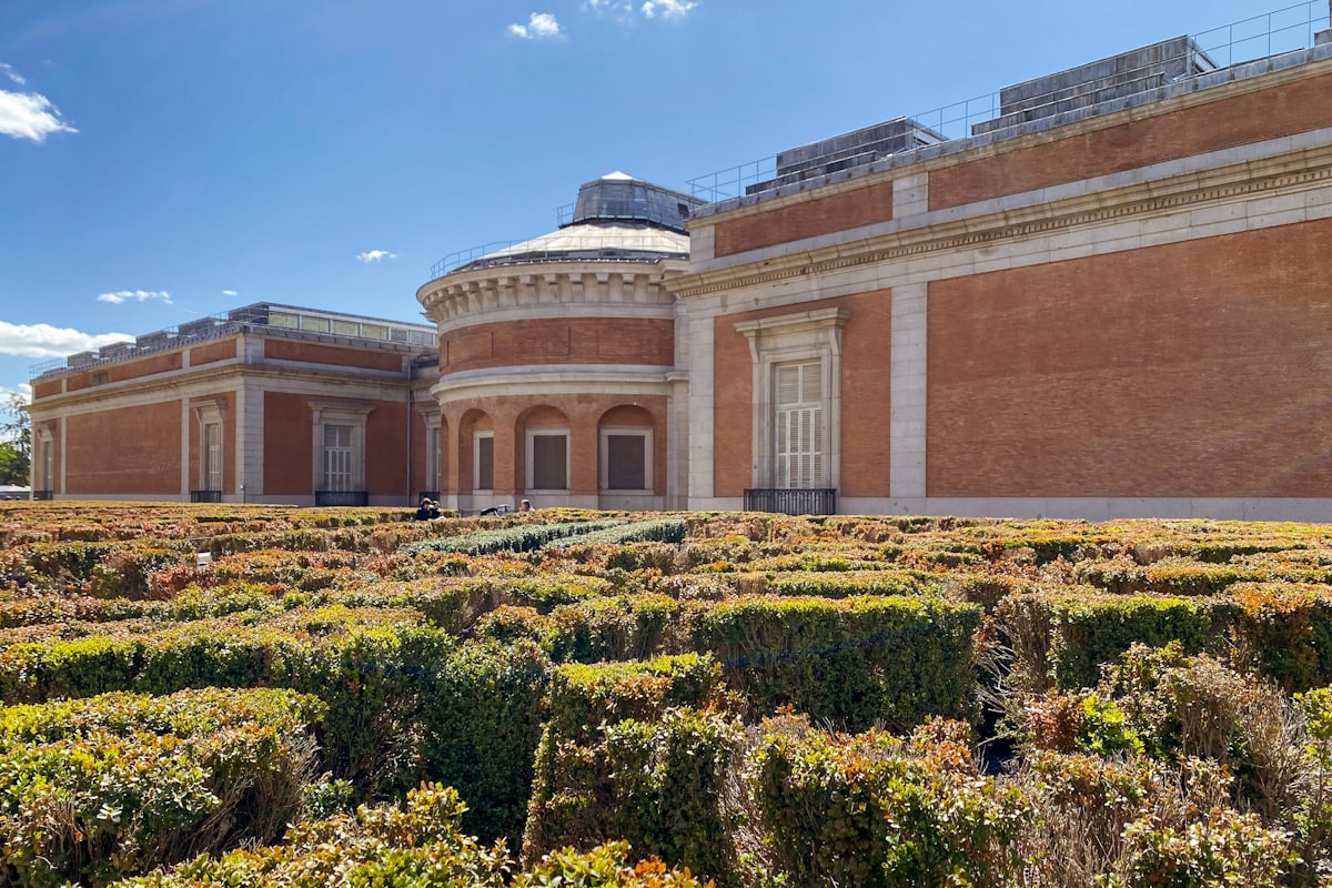 Edifício no Paseo del Arte, próximo ao Museu do Prado, em Madrid