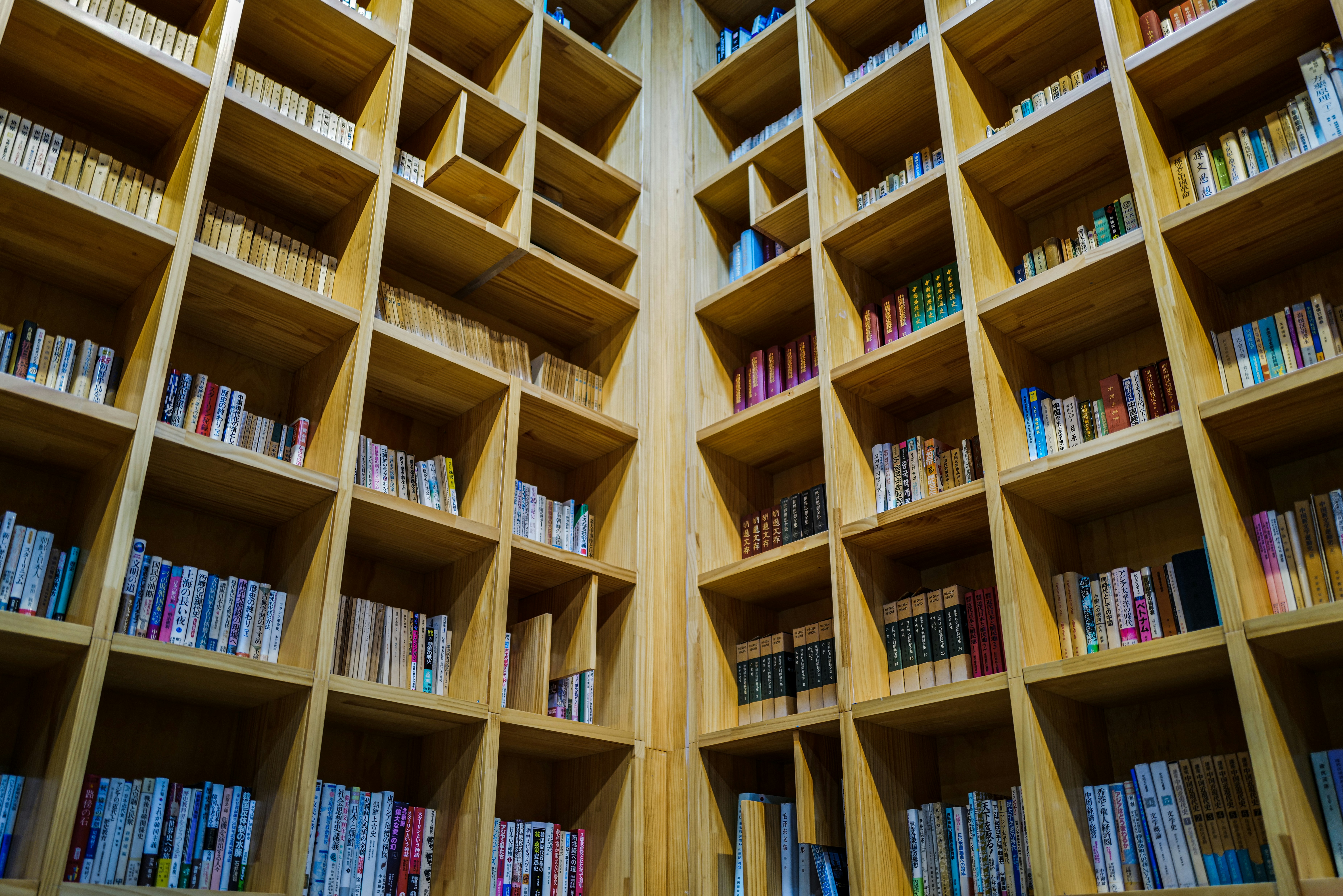 How Neighborhood Seed Libraries Became Micro‑Resilience Hubs in 2026