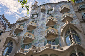 Casa Batlló with statues on the roof